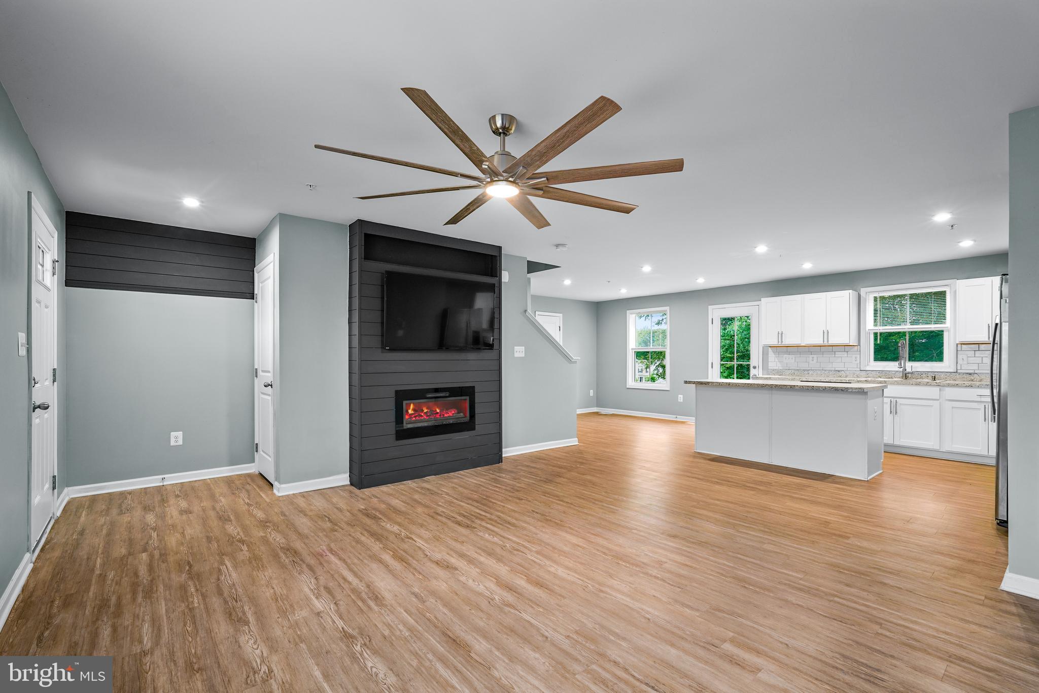 36 VIBURNUM AVENUE