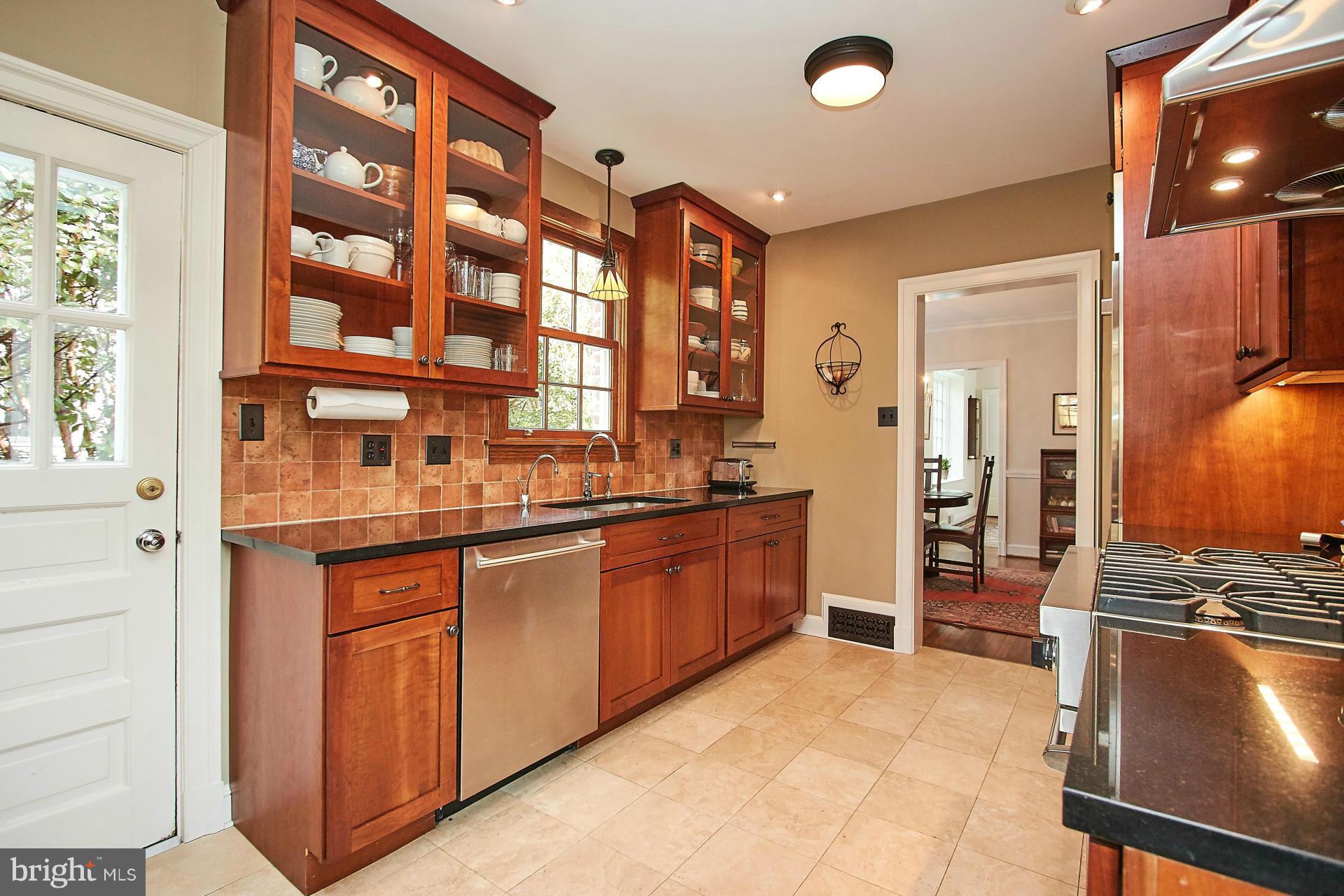 COUNTRY CLUB HILLS - Residential