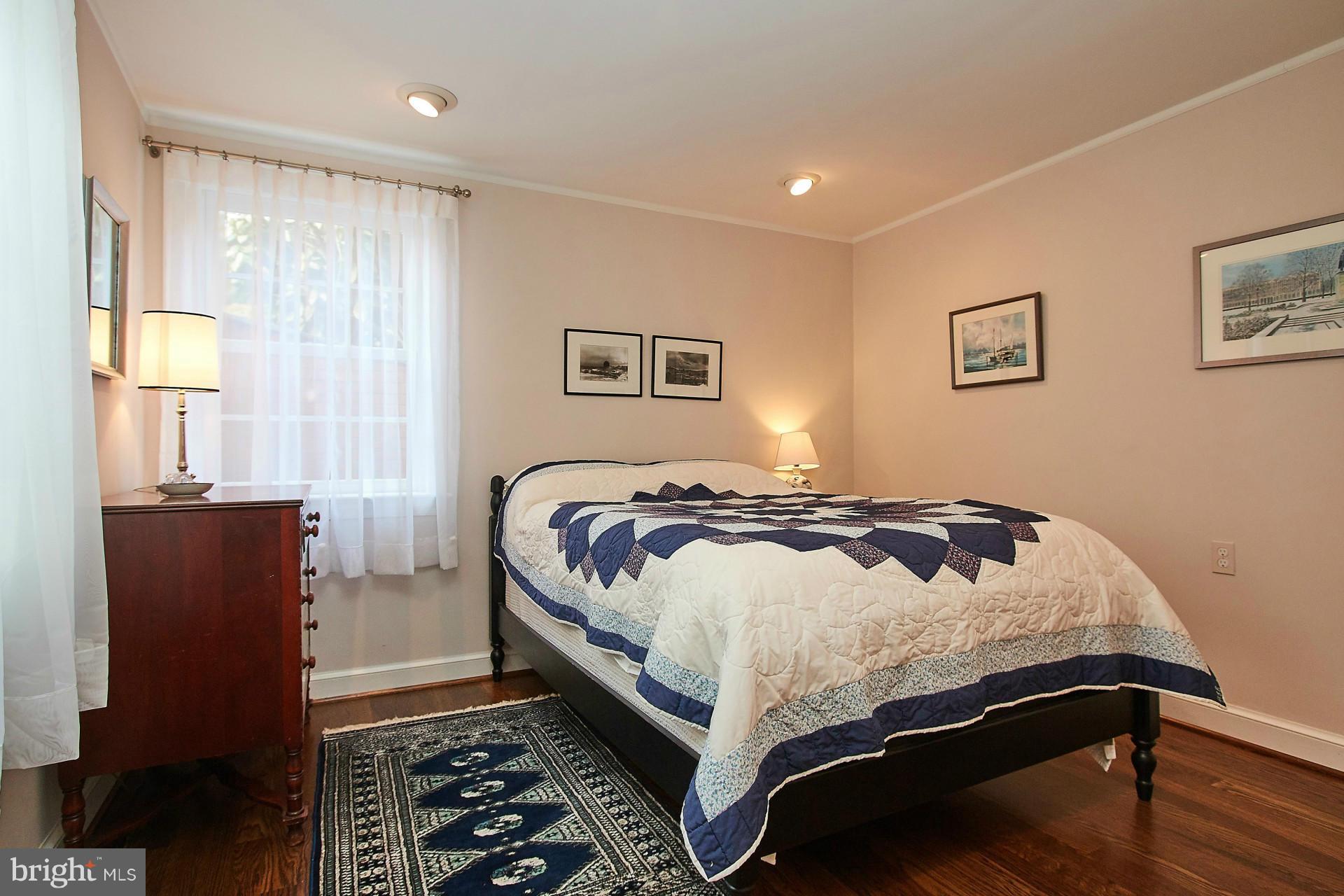 COUNTRY CLUB HILLS - Residential