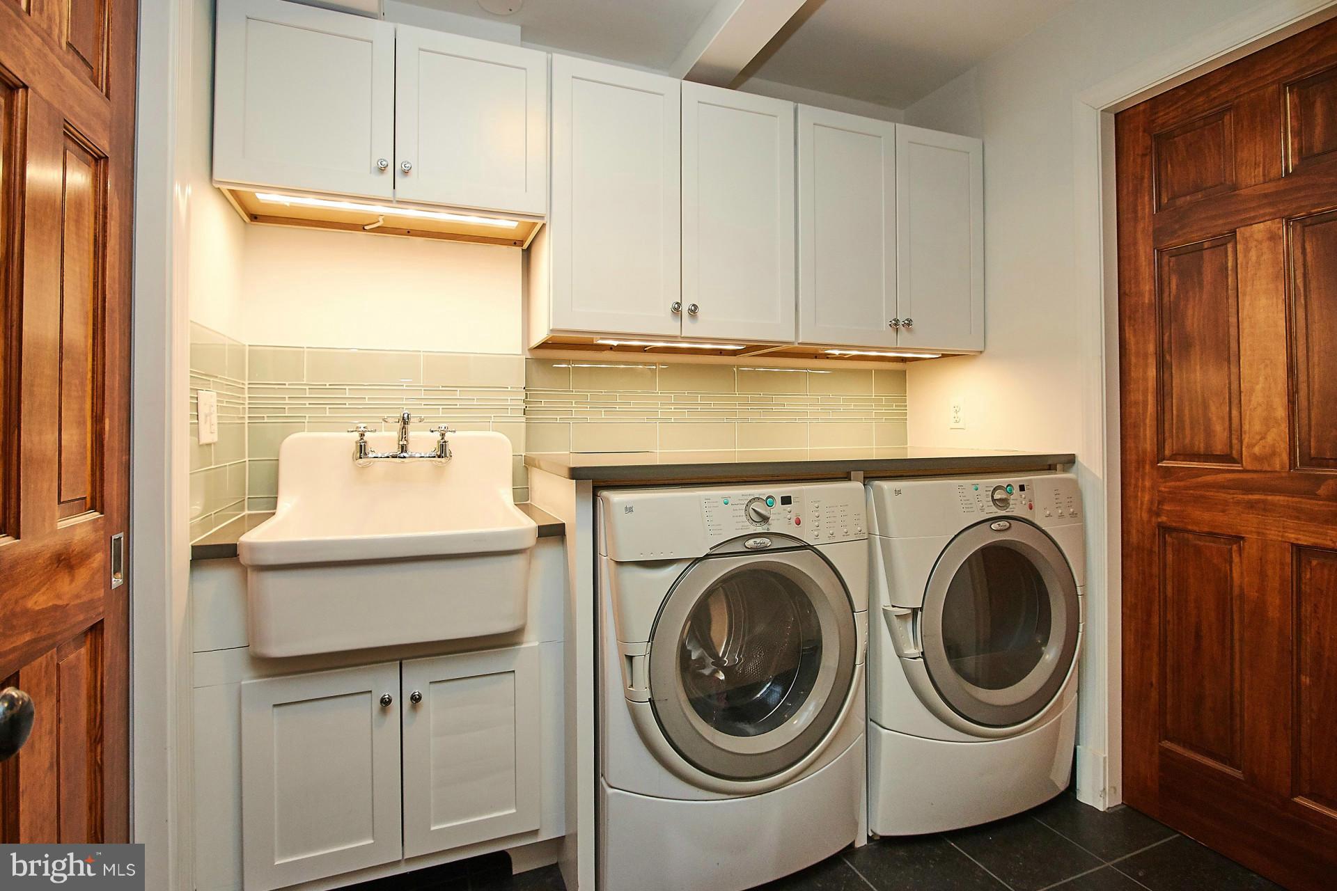 COUNTRY CLUB HILLS - Residential