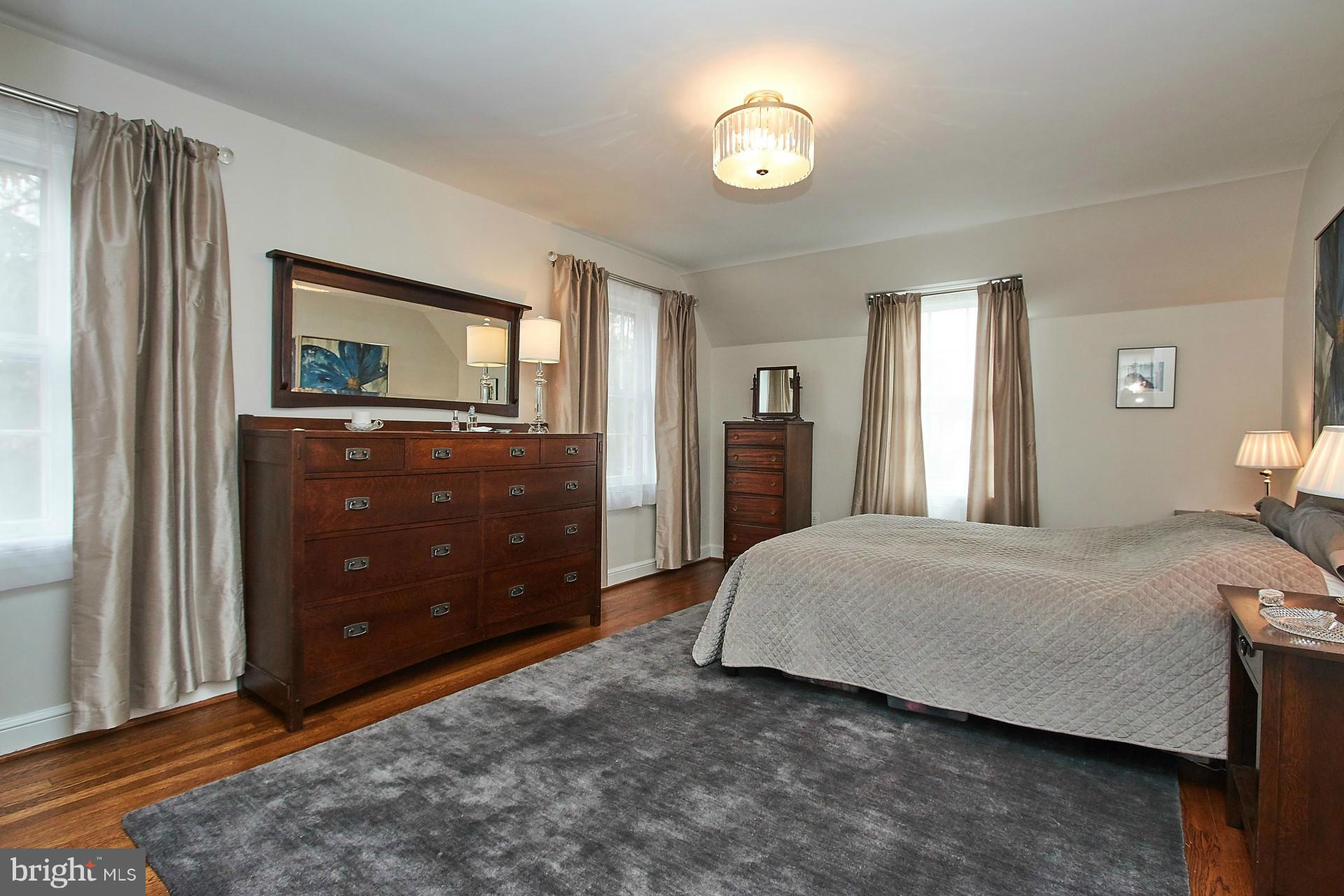 COUNTRY CLUB HILLS - Residential