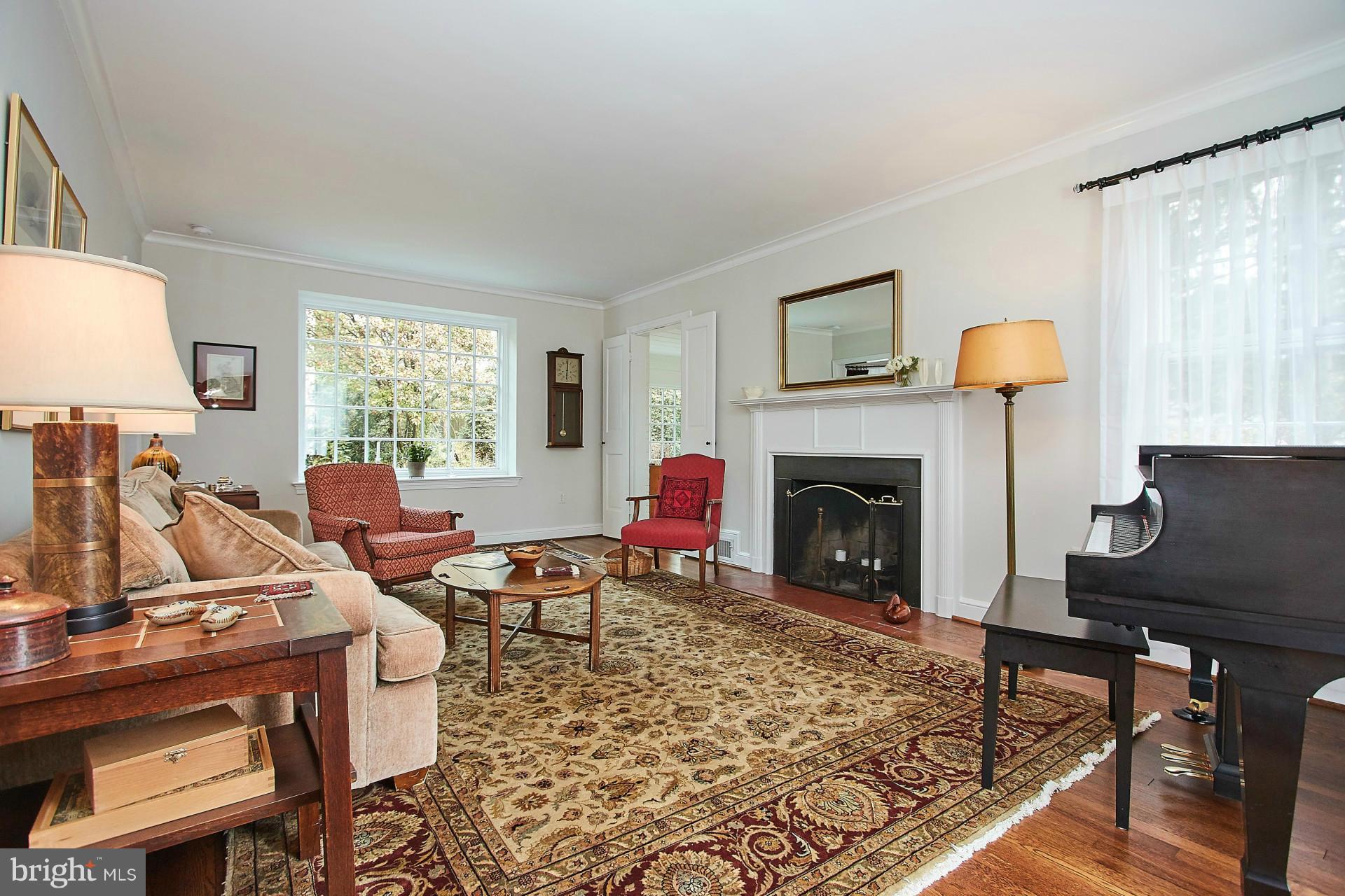 COUNTRY CLUB HILLS - Residential