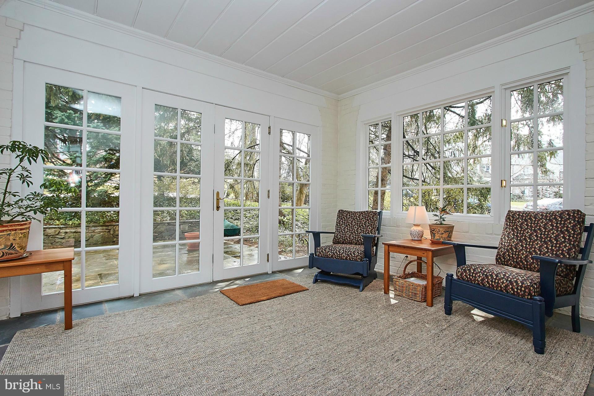 COUNTRY CLUB HILLS - Residential