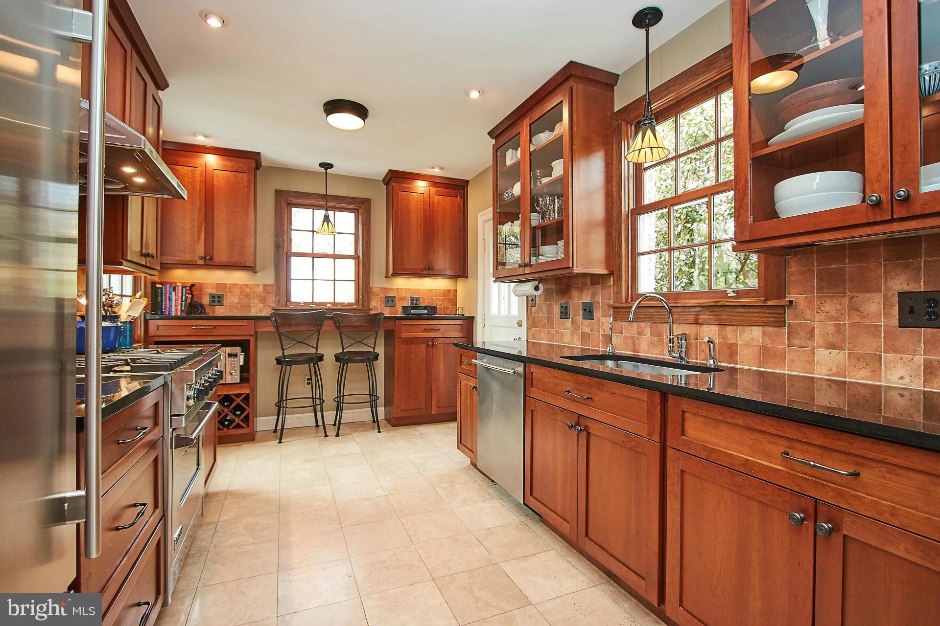 COUNTRY CLUB HILLS - Residential