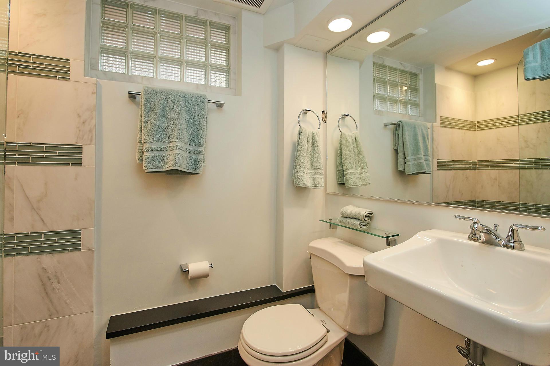 COUNTRY CLUB HILLS - Residential