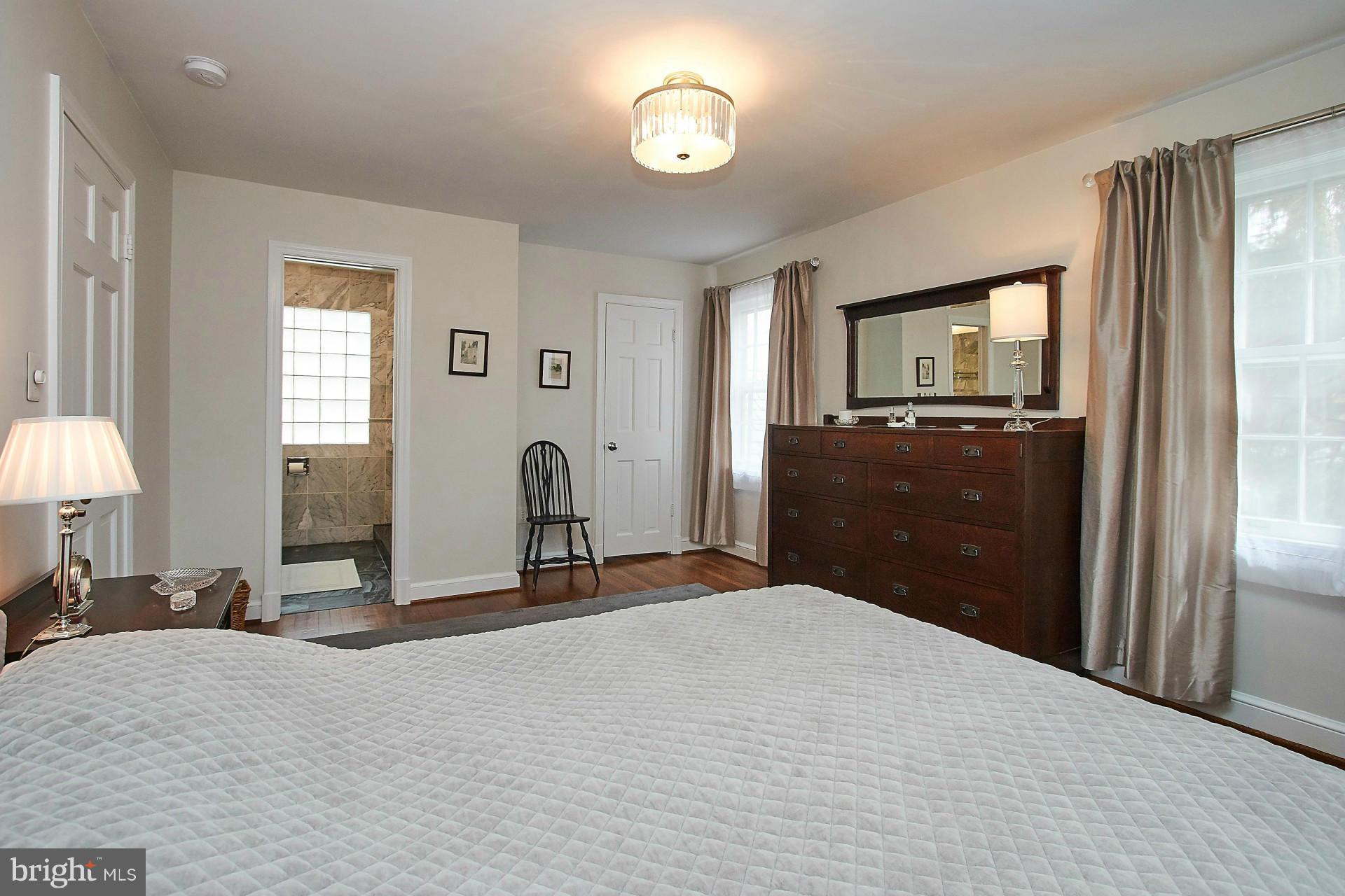 COUNTRY CLUB HILLS - Residential