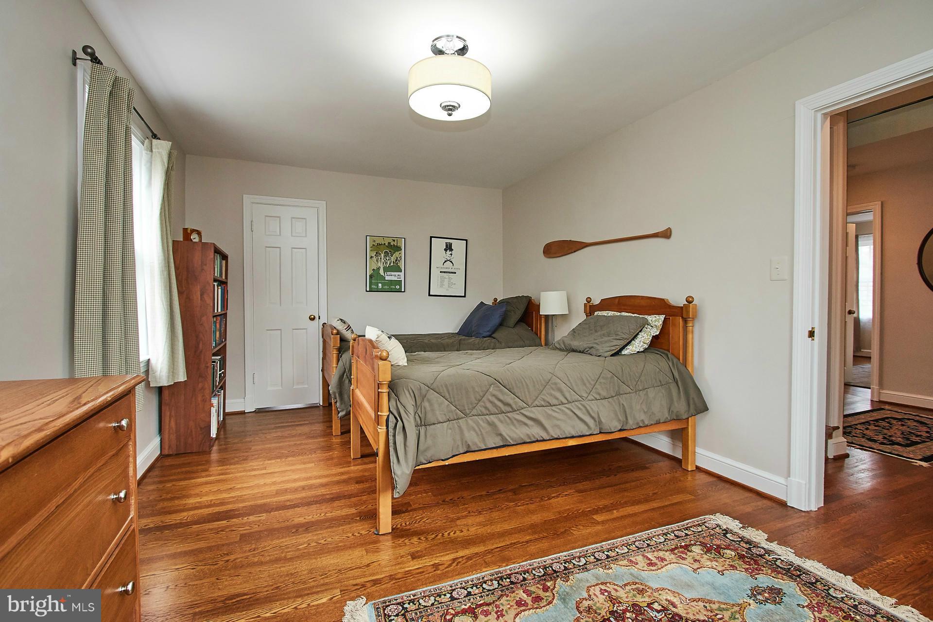 COUNTRY CLUB HILLS - Residential