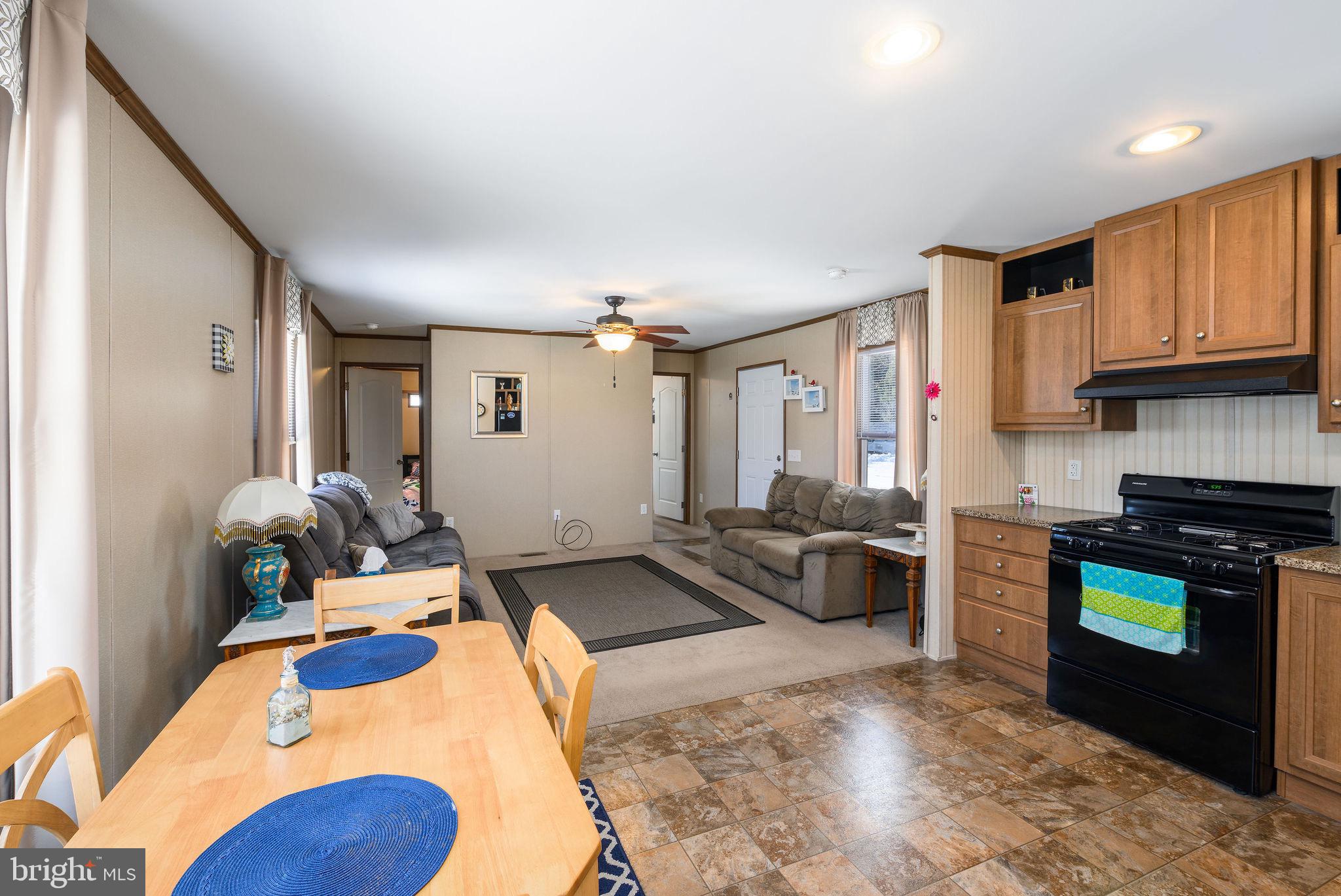 WHITE HOUSE BEACH - Residential