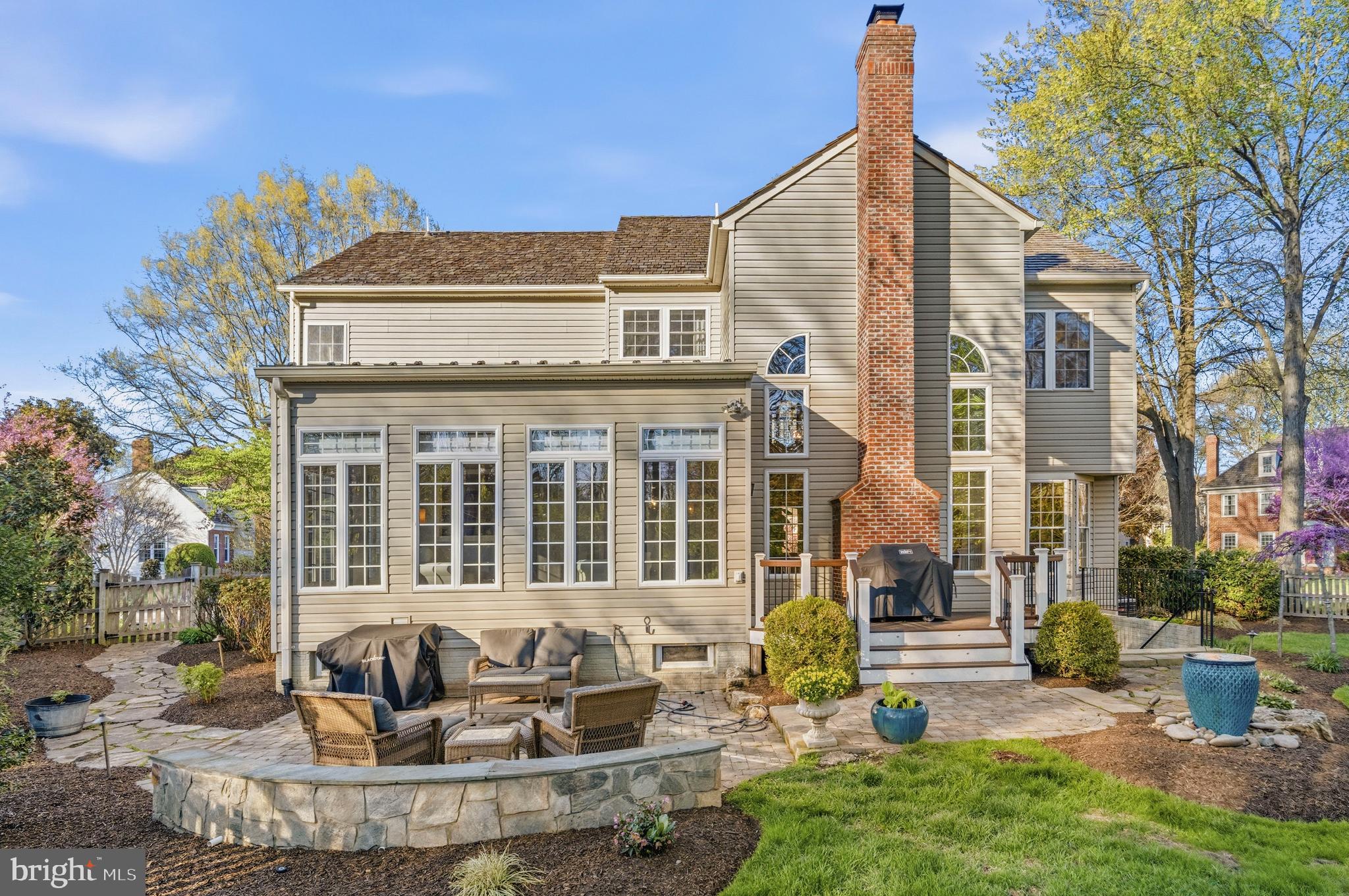 WOODLEA MANOR - Residential