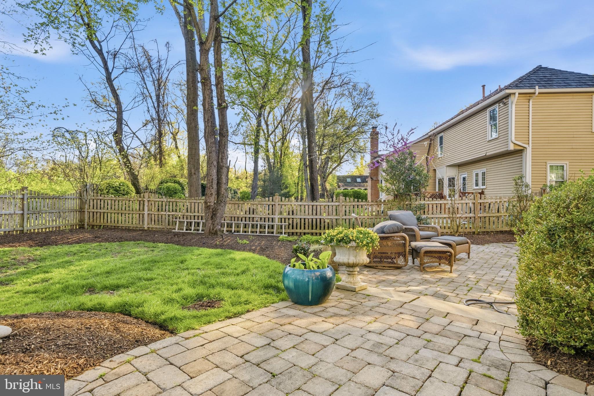 WOODLEA MANOR - Residential