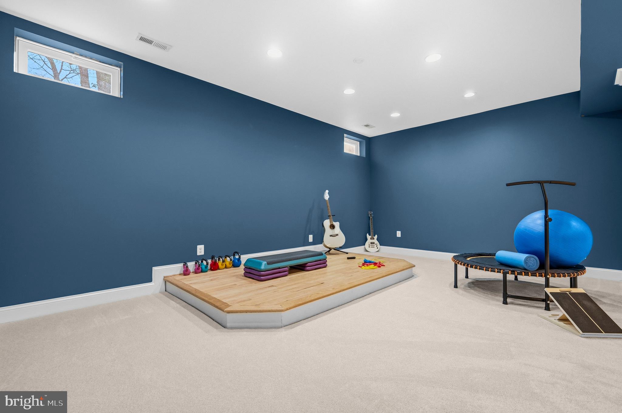 WOODLEA MANOR - Residential