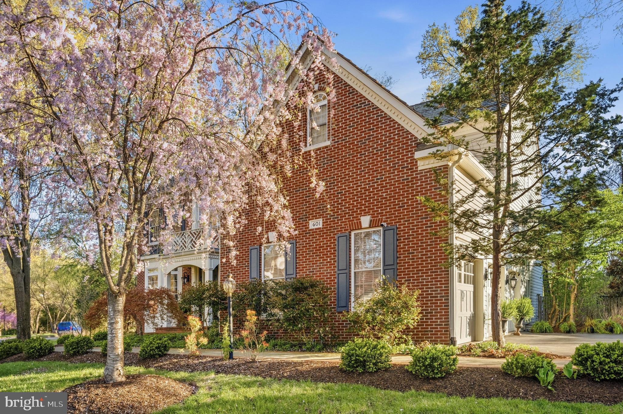 WOODLEA MANOR - Residential