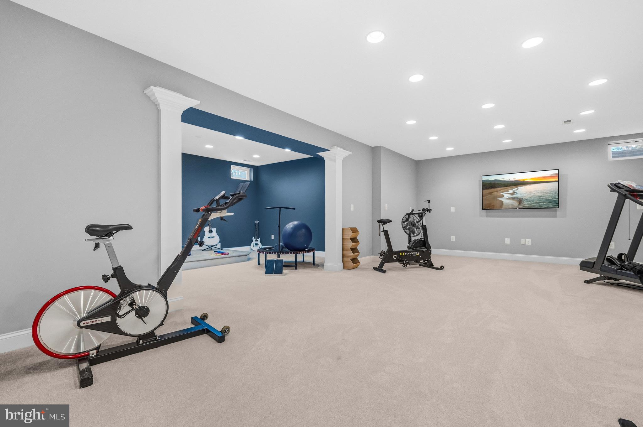 WOODLEA MANOR - Residential