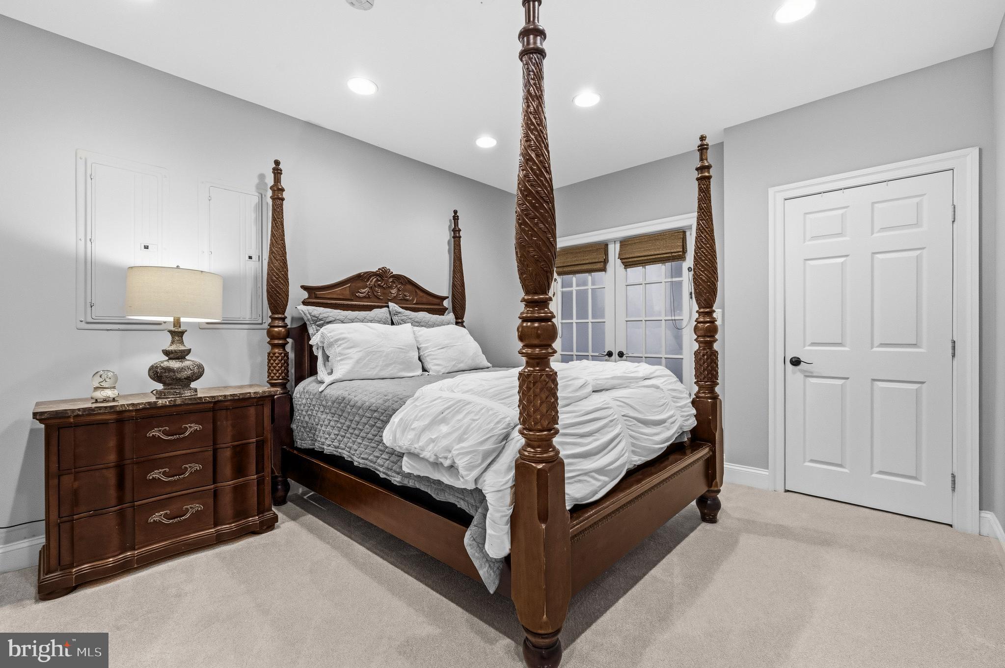 WOODLEA MANOR - Residential