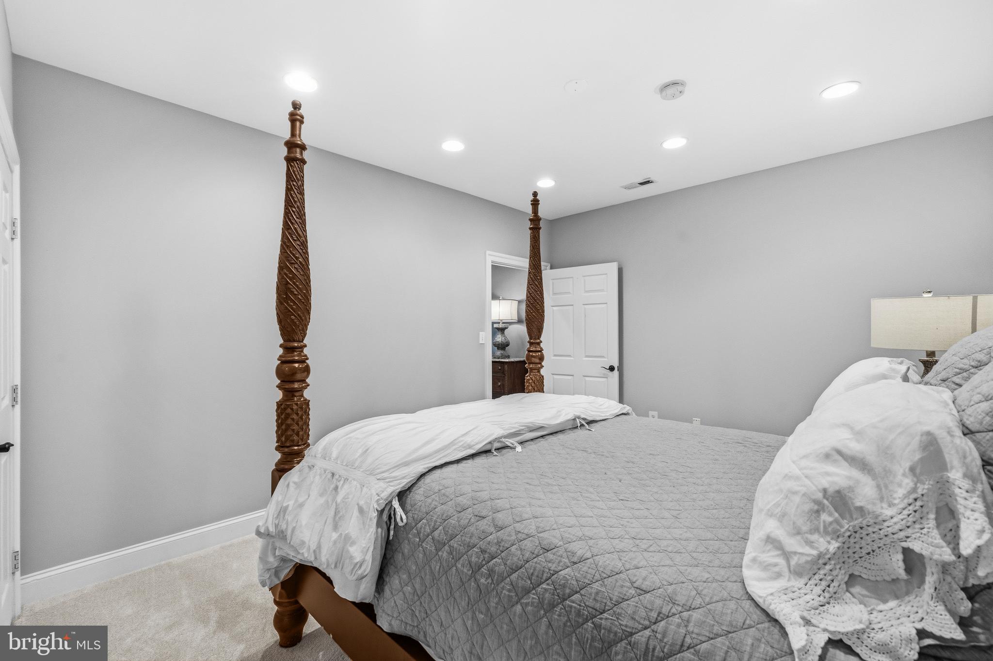 WOODLEA MANOR - Residential