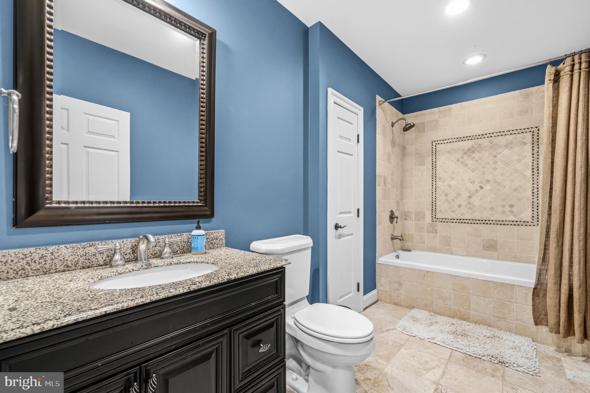 WOODLEA MANOR - Residential