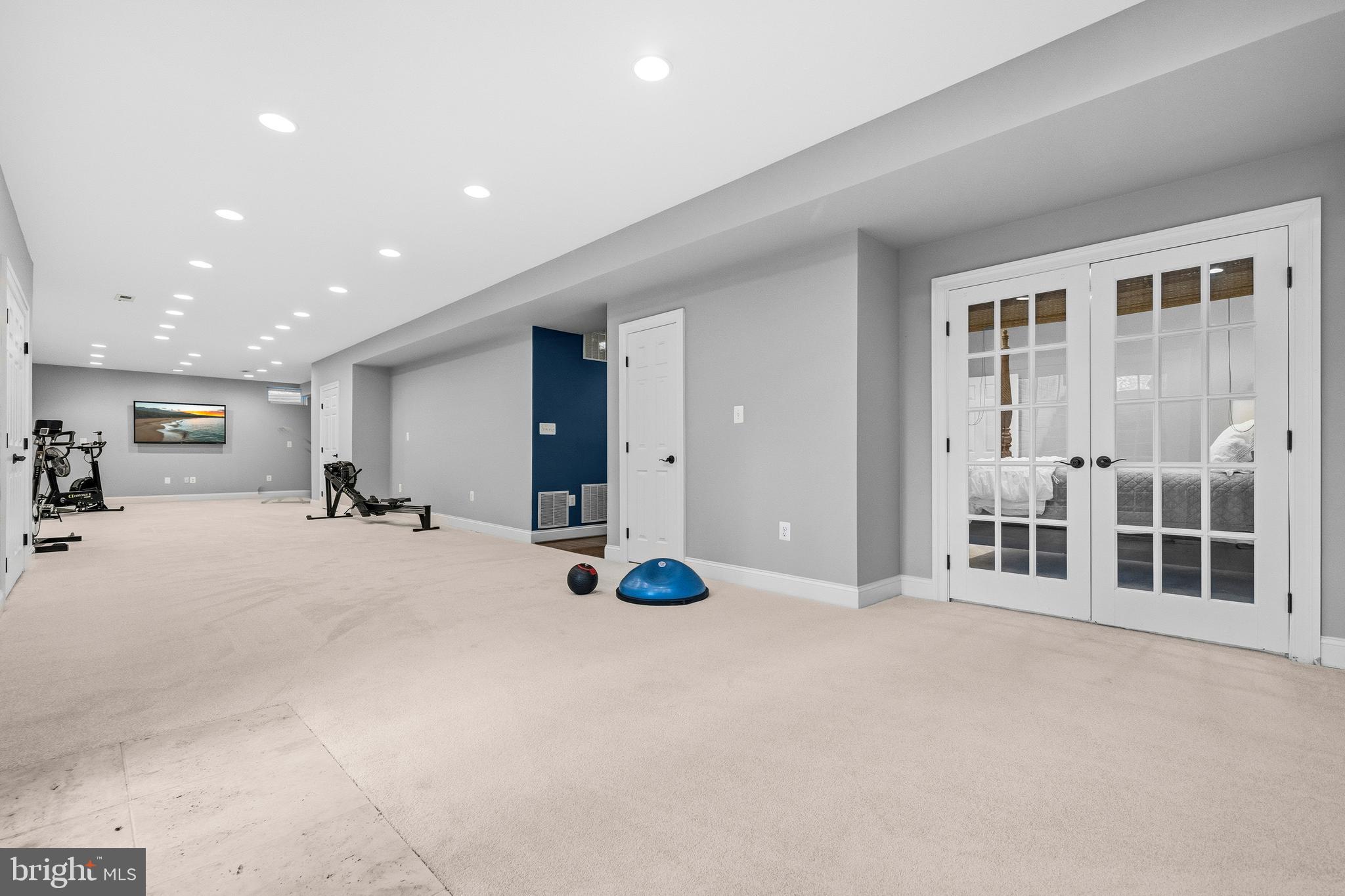 WOODLEA MANOR - Residential