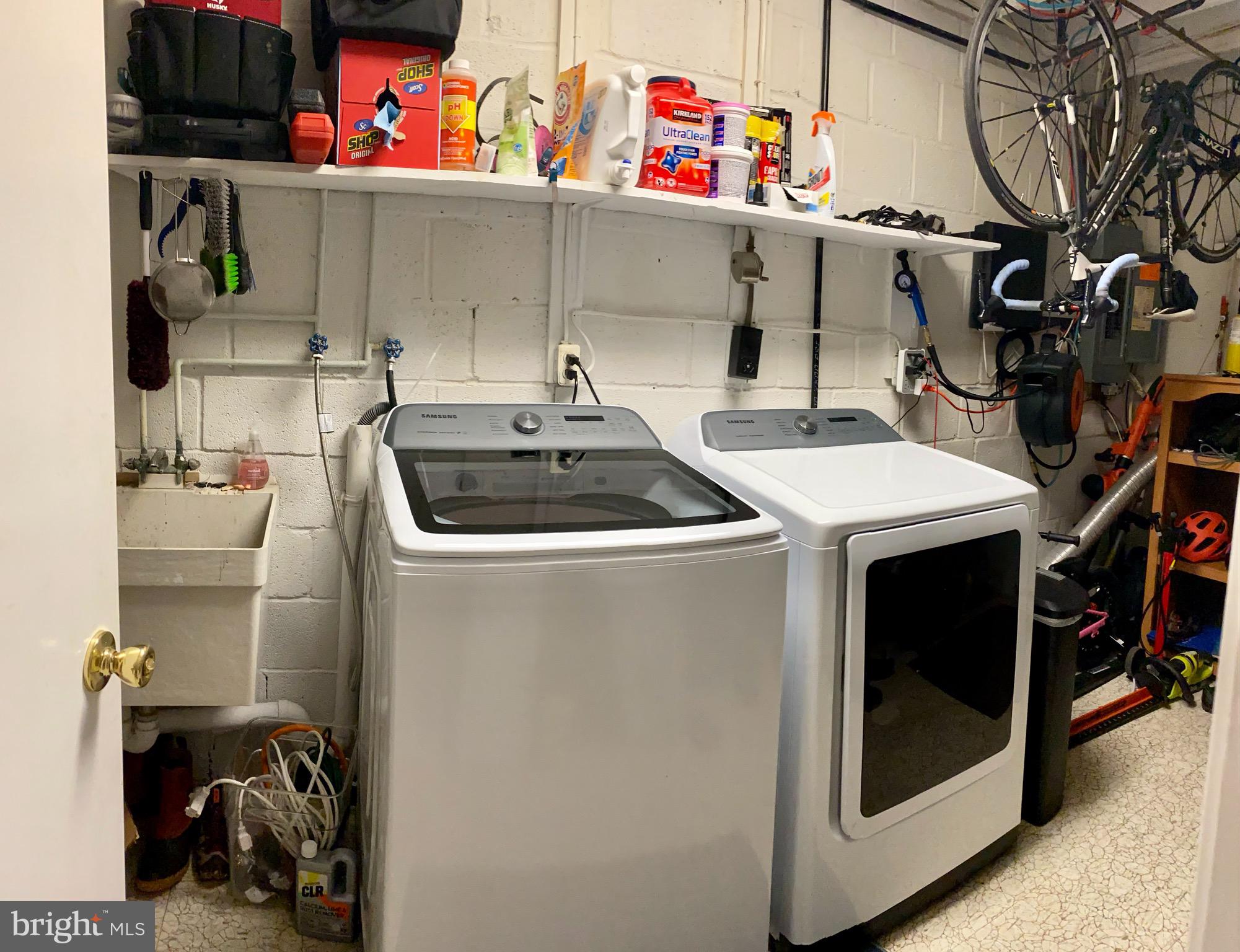 CARLYN SQUARE - Residential Lease