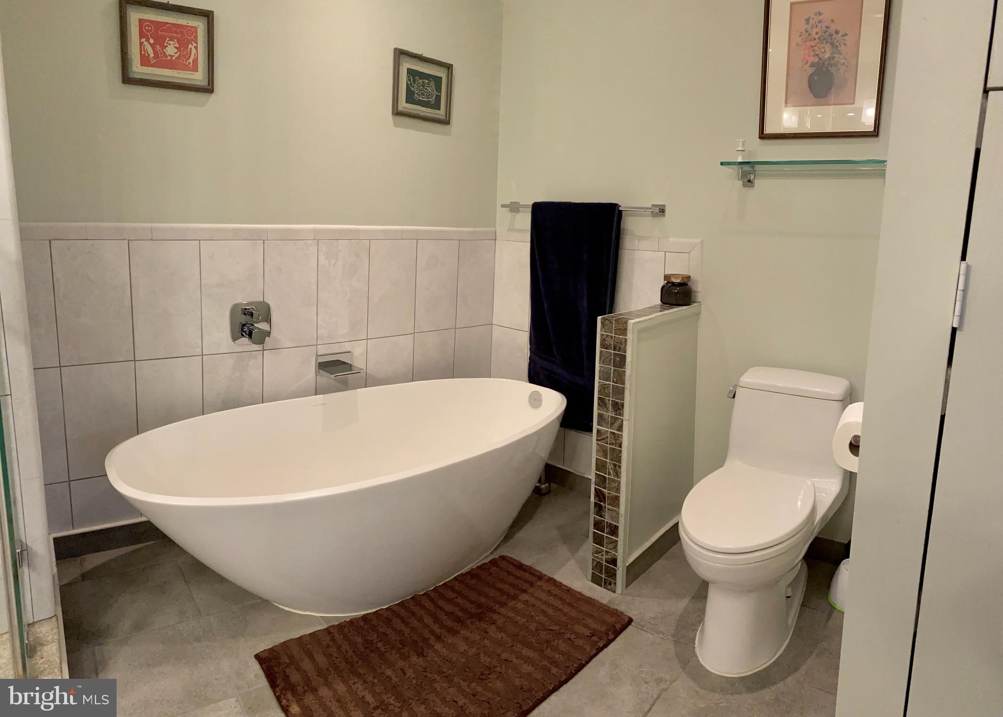 CARLYN SQUARE - Residential Lease