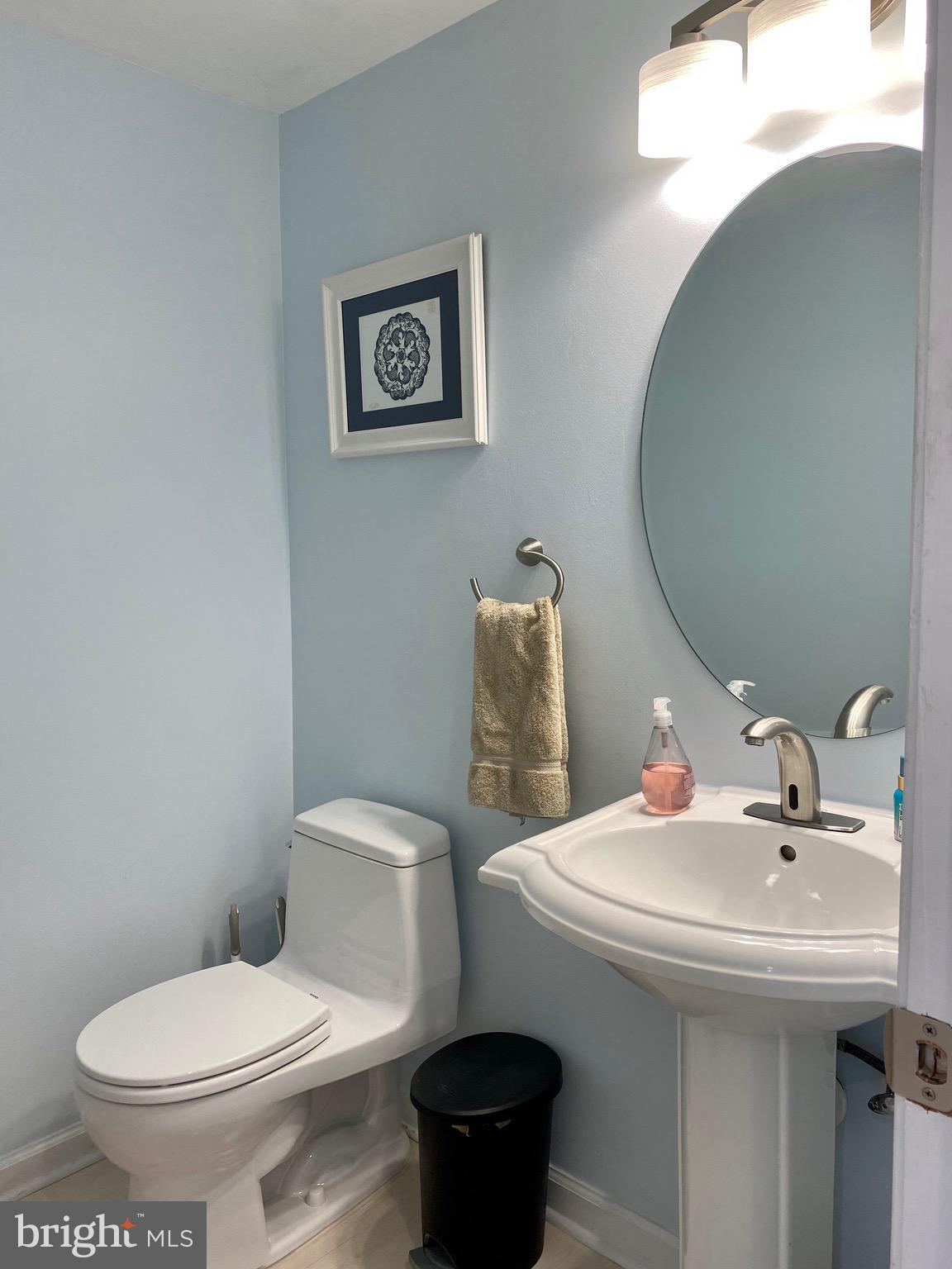 CARLYN SQUARE - Residential Lease