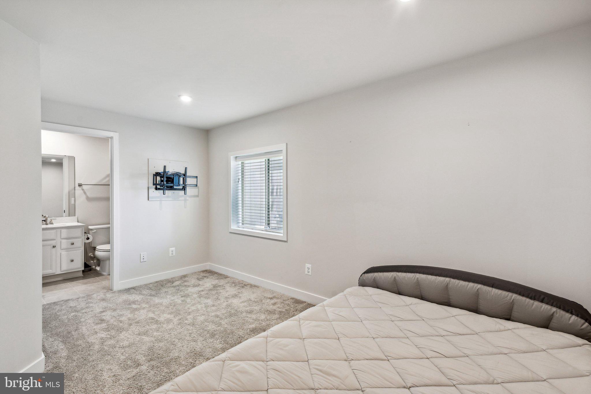 POTOMAC SHORES - Residential Lease