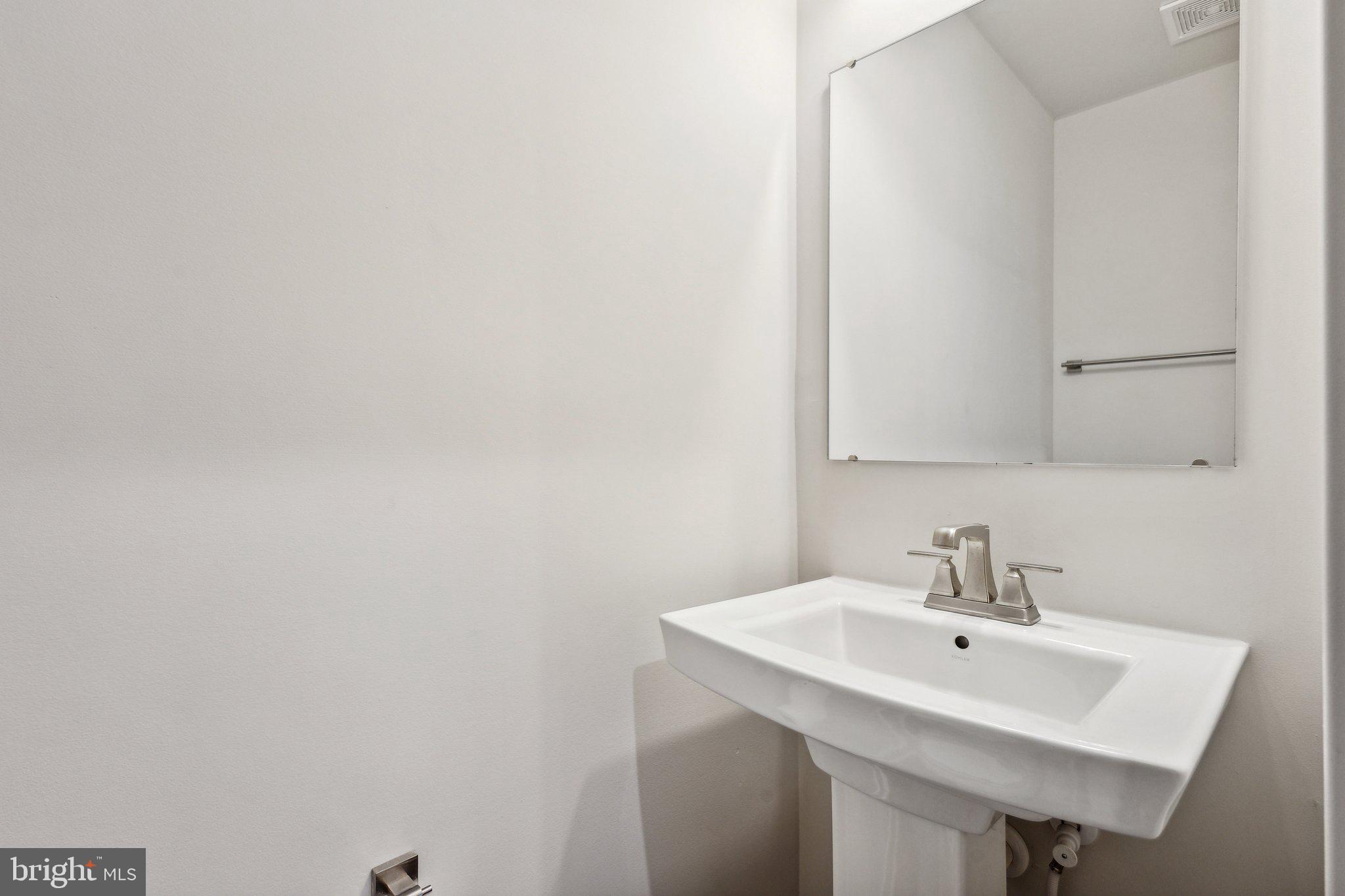 POTOMAC SHORES - Residential Lease