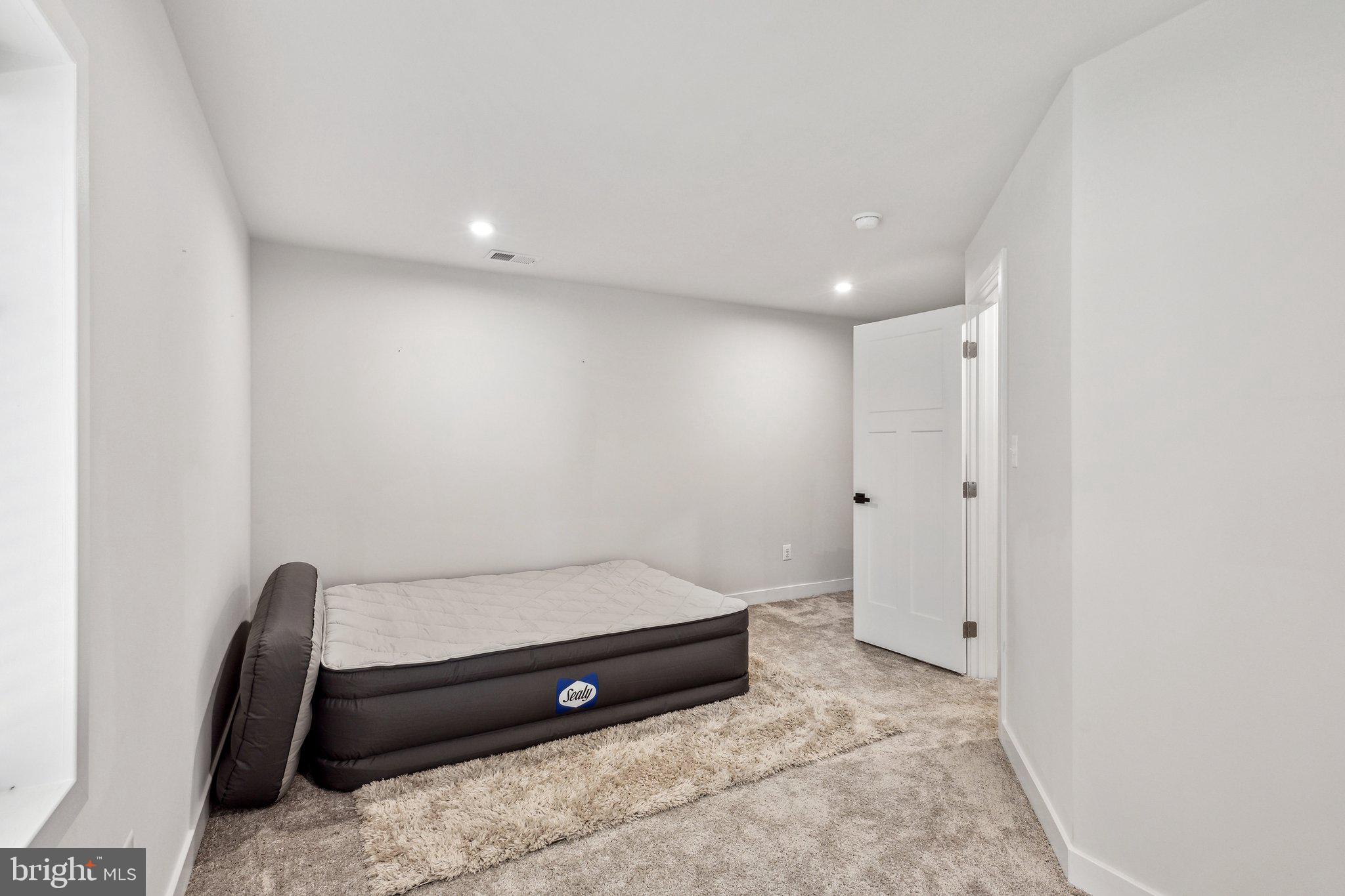 POTOMAC SHORES - Residential Lease