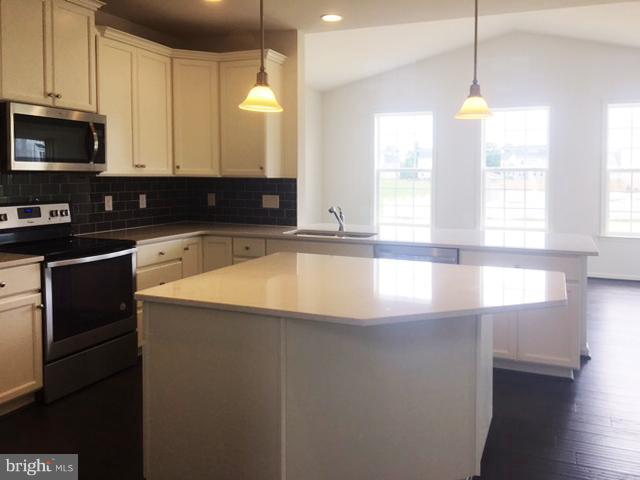 SPRINGDALE FARM - Residential