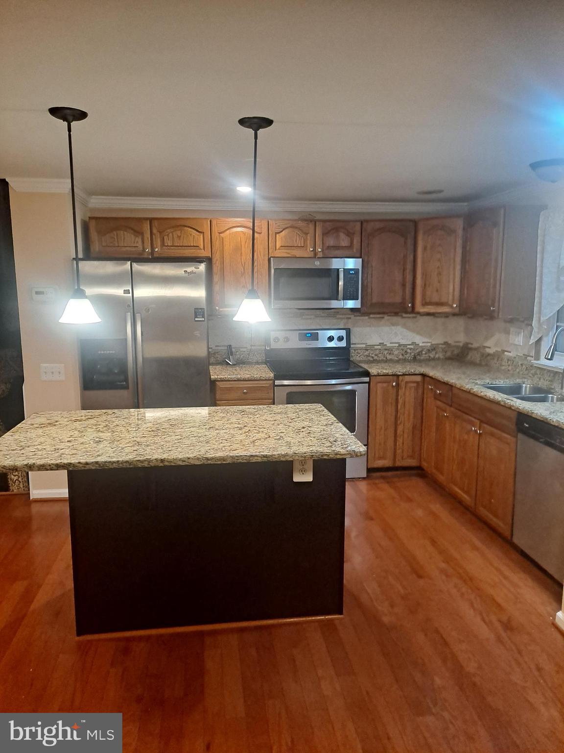 1208 BANNISTER CIRCLE