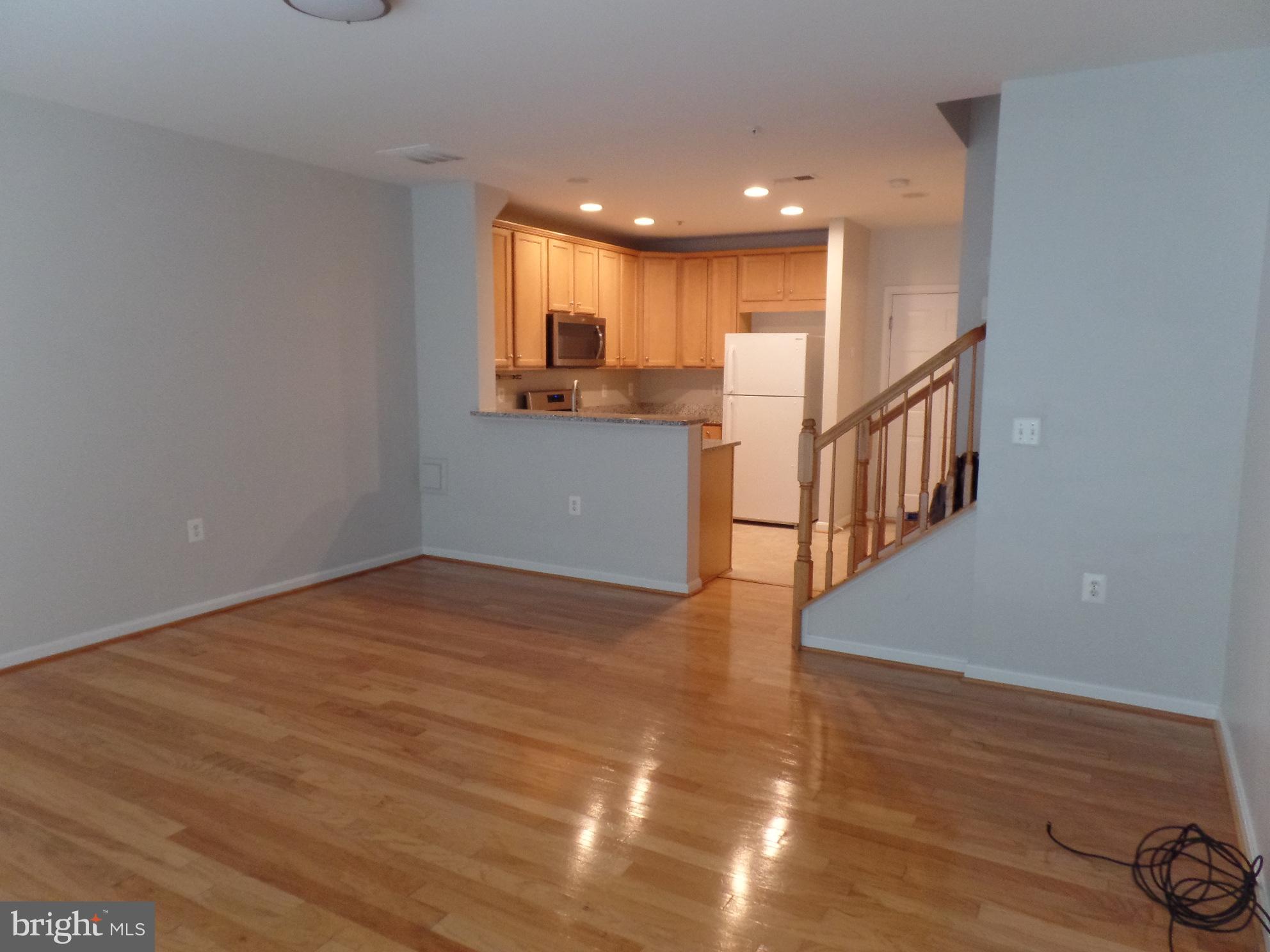 MARKET CENTER - Residential Lease