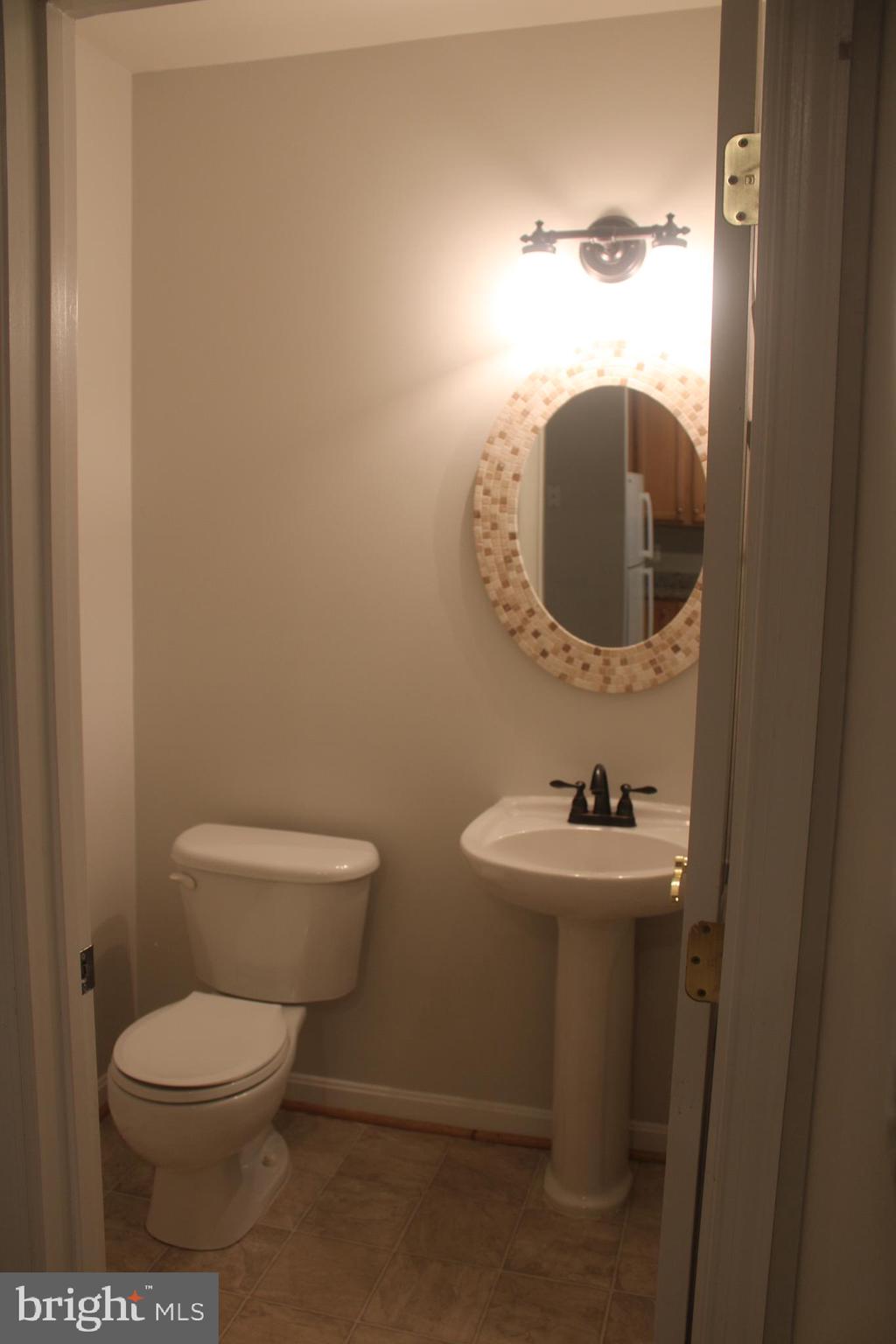 MARKET CENTER - Residential Lease