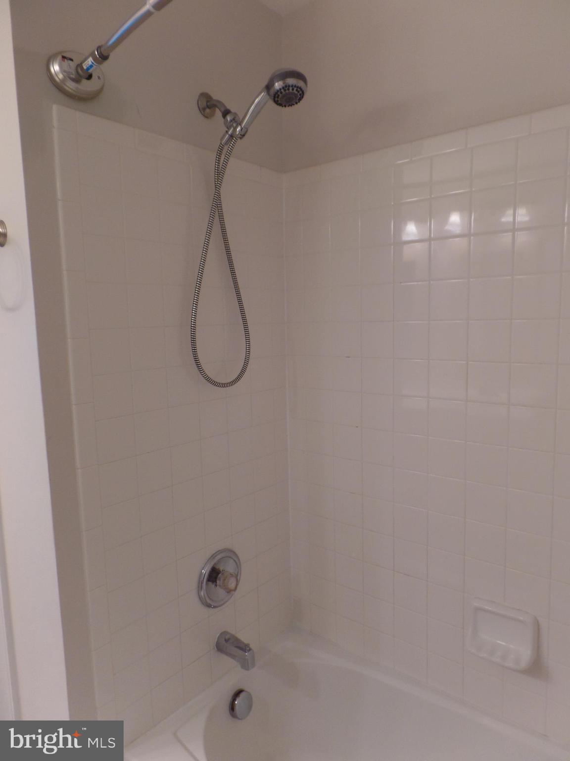 MARKET CENTER - Residential Lease