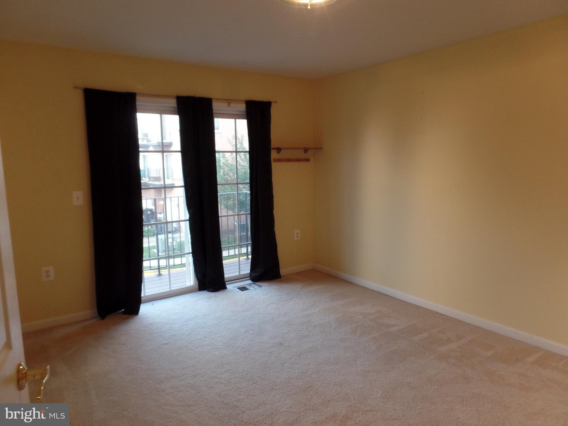 MARKET CENTER - Residential Lease