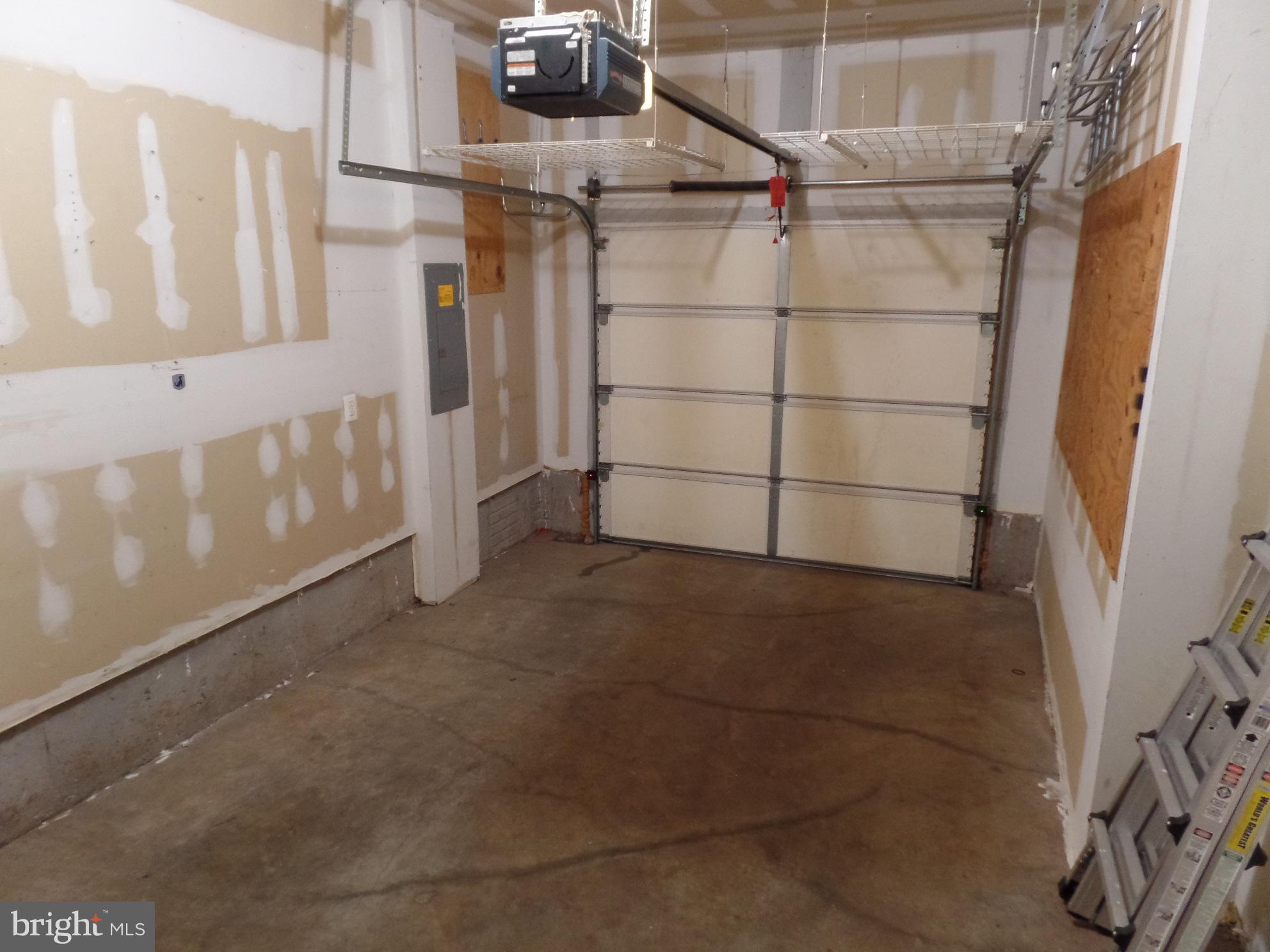 MARKET CENTER - Residential Lease