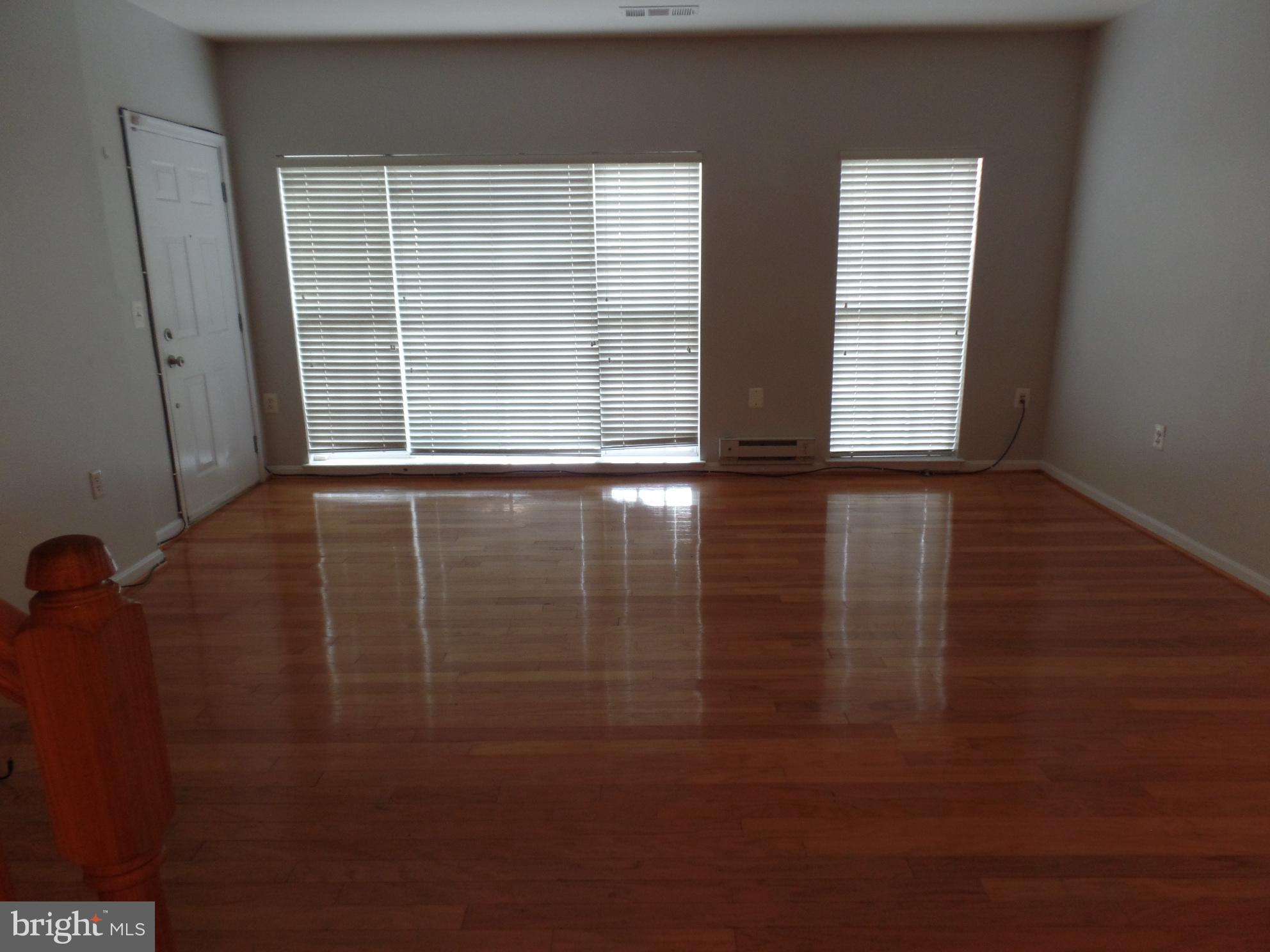 MARKET CENTER - Residential Lease