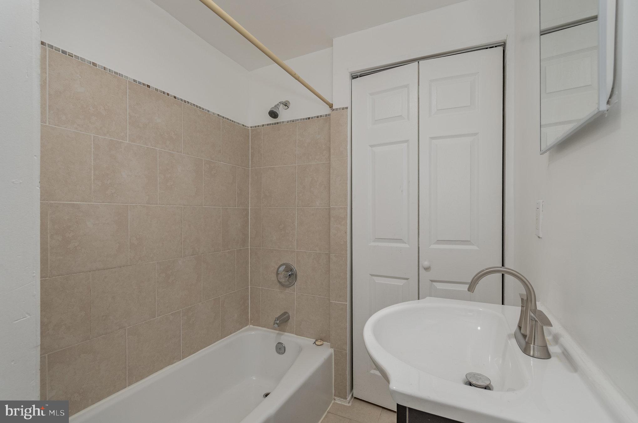 CHARLES VILLAGE - Residential Income