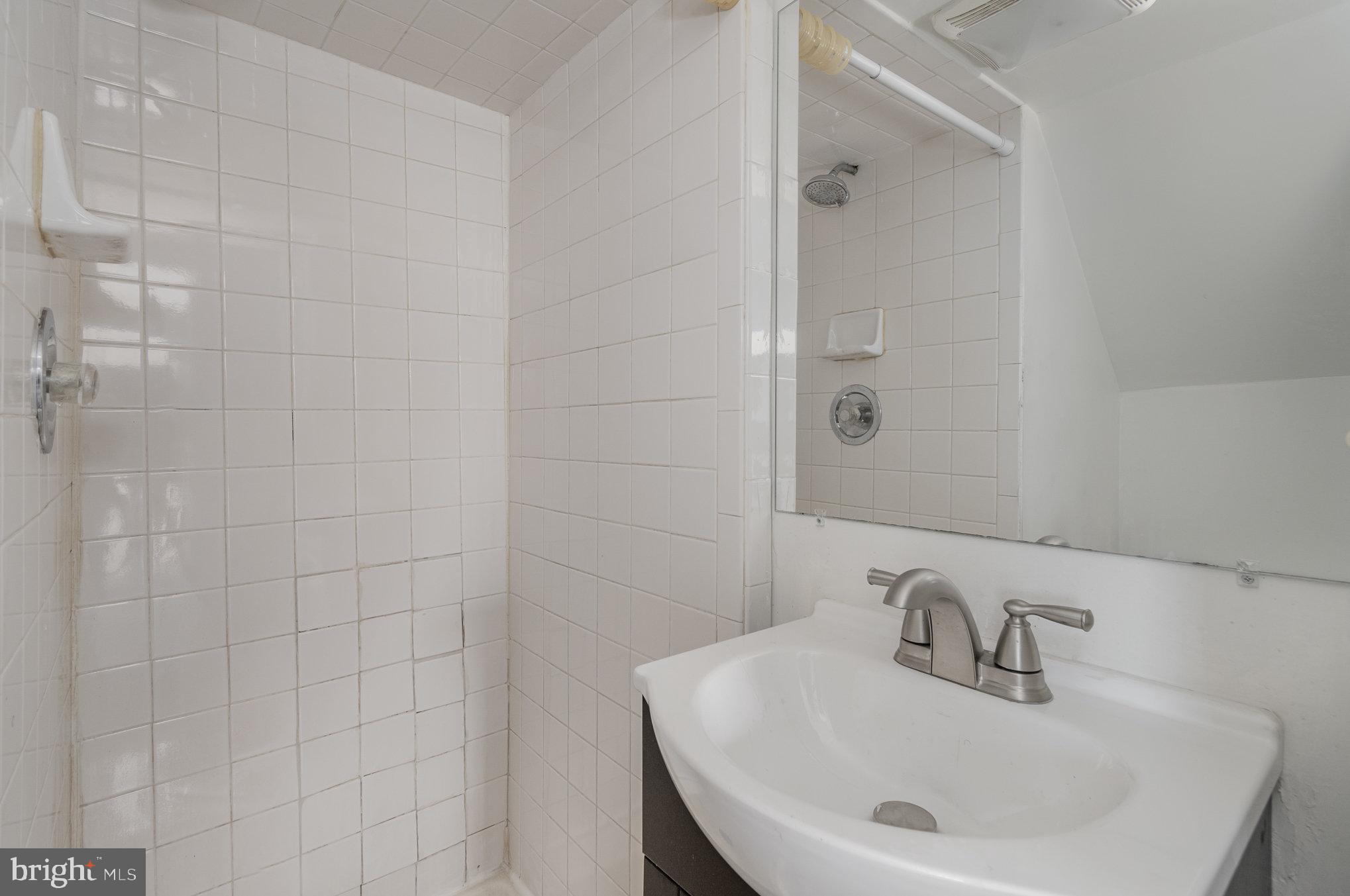 CHARLES VILLAGE - Residential Income