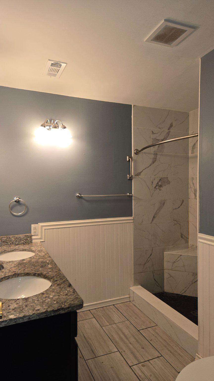 ASHTON CONDO - Residential