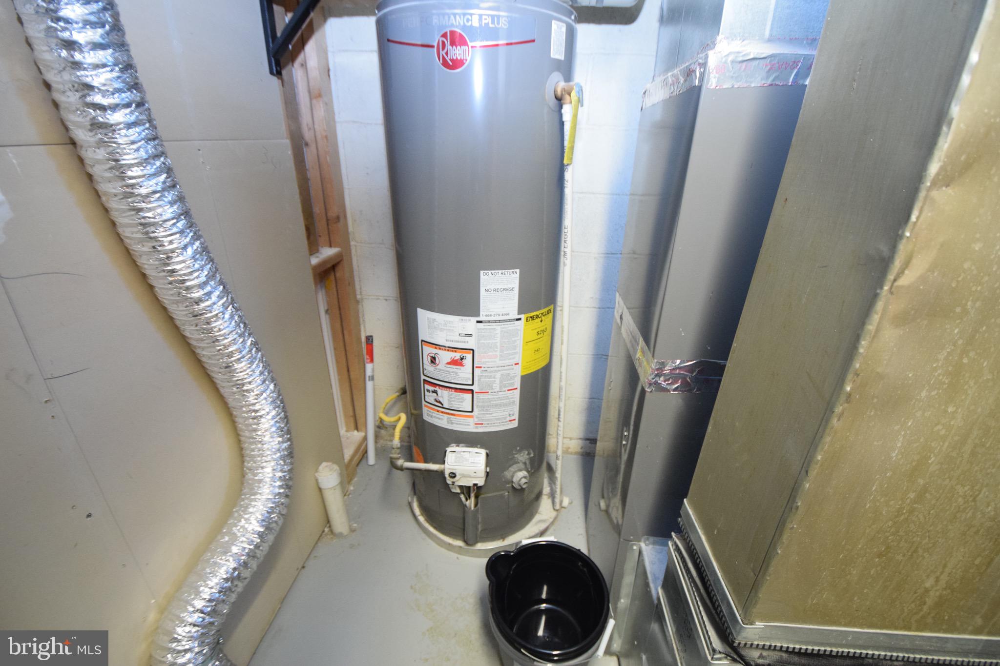 MERRITT HOMES - Residential Lease