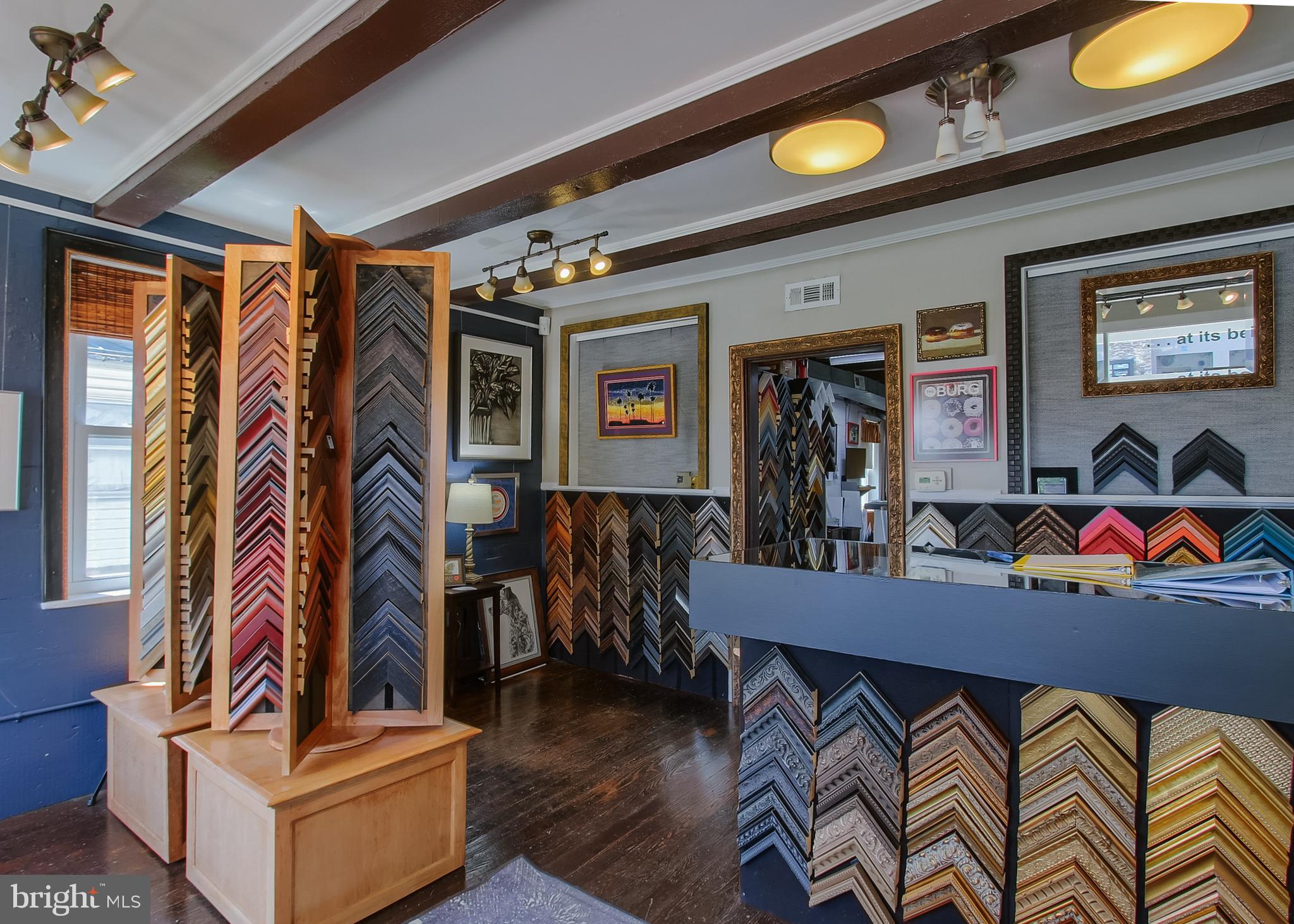 VILLAGE OF LINGLESTOWN - Commercial Sale