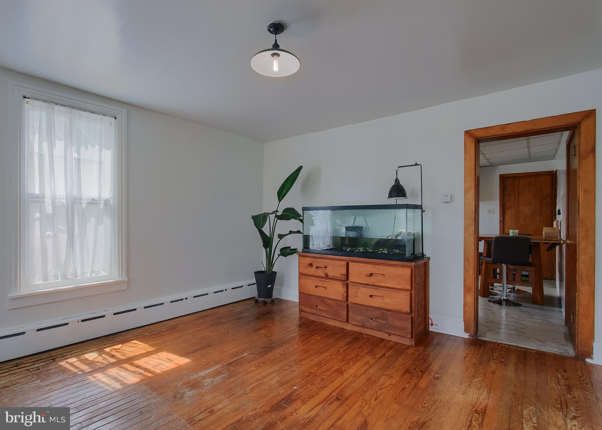 VILLAGE OF LINGLESTOWN - Commercial Sale