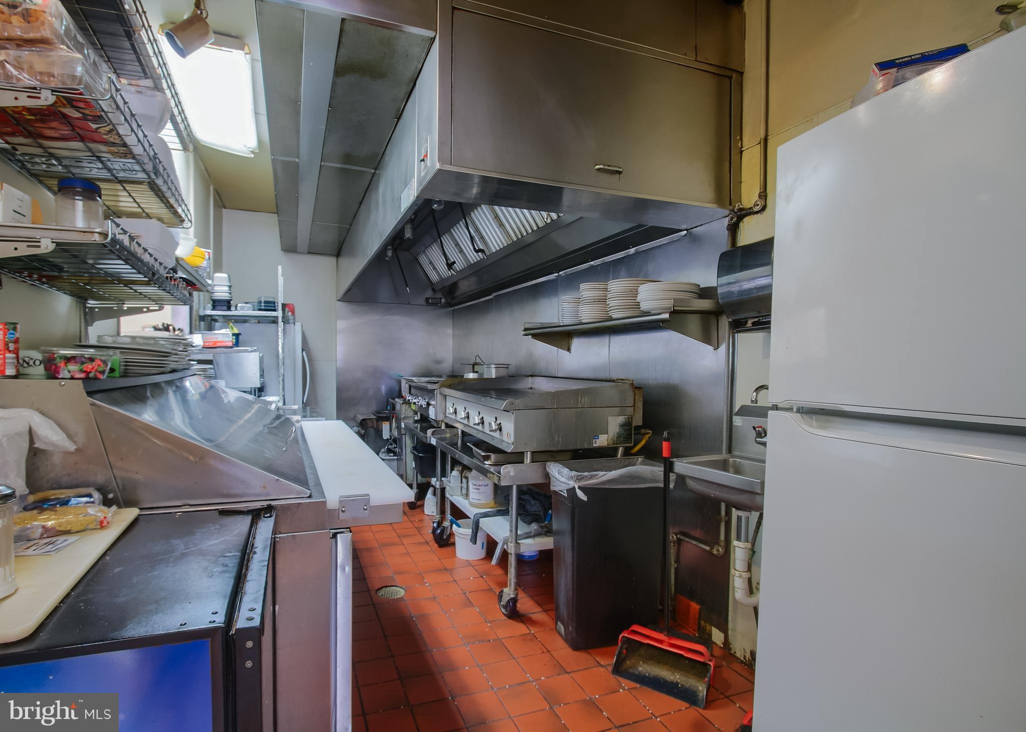 VILLAGE OF LINGLESTOWN - Commercial Sale