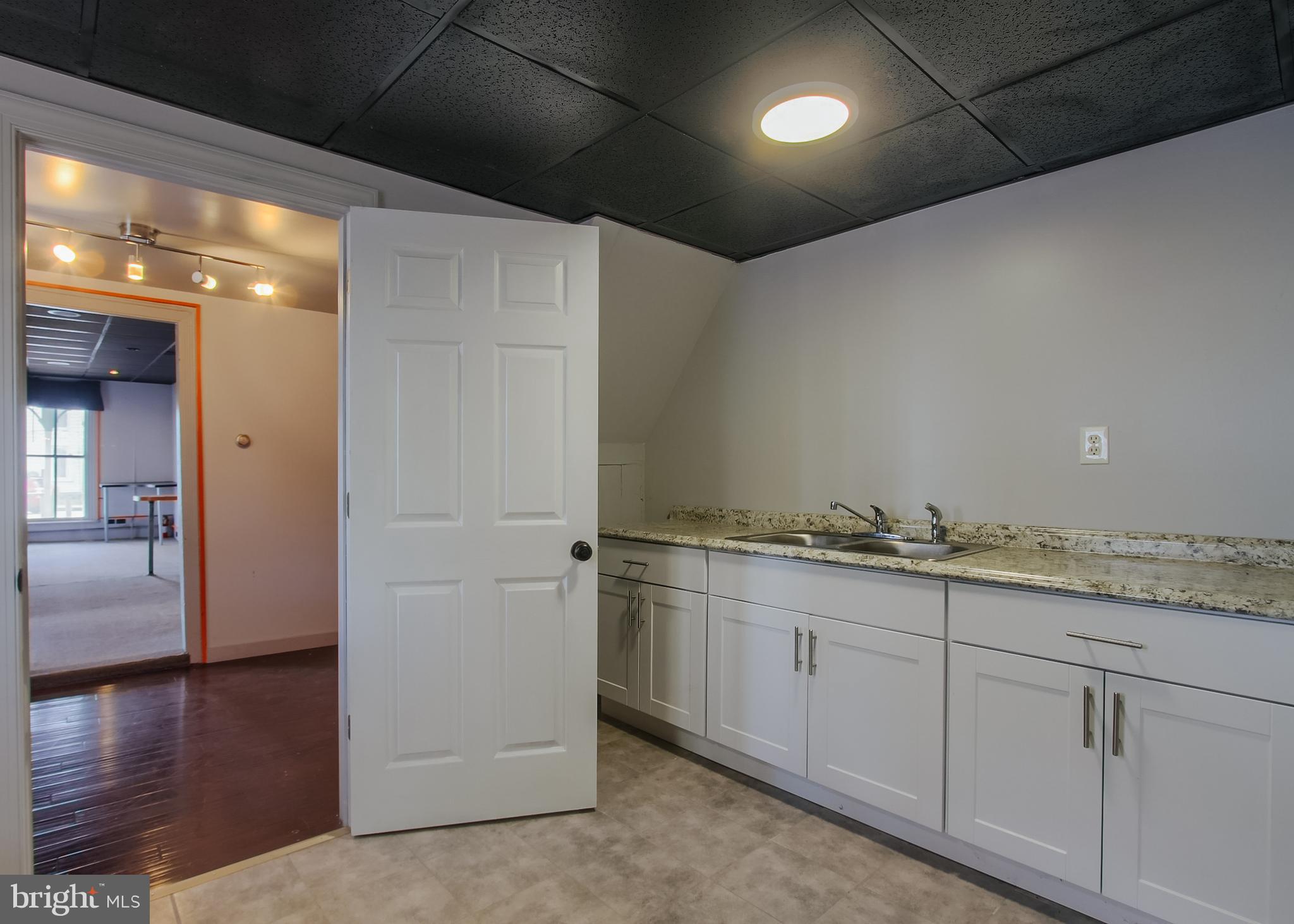 VILLAGE OF LINGLESTOWN - Commercial Sale