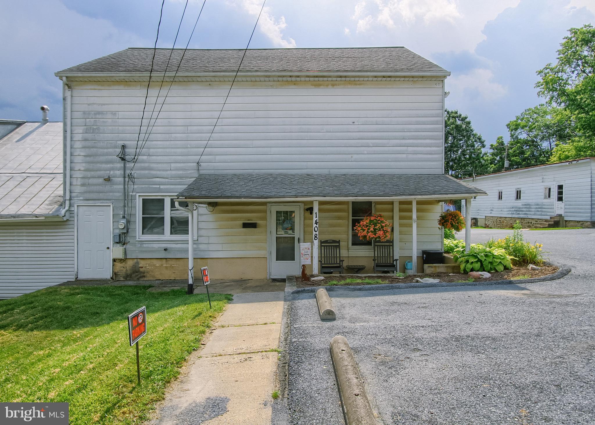 VILLAGE OF LINGLESTOWN - Commercial Sale