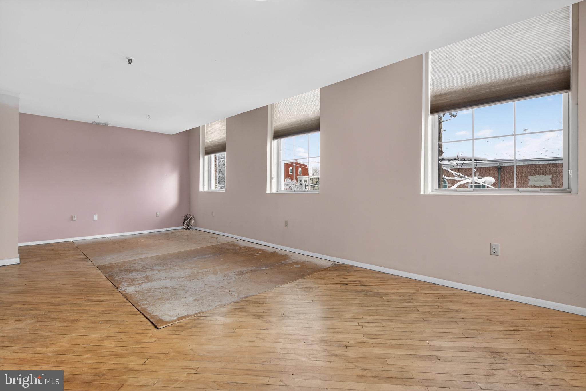 917 COLUMBIA AVENUE 232