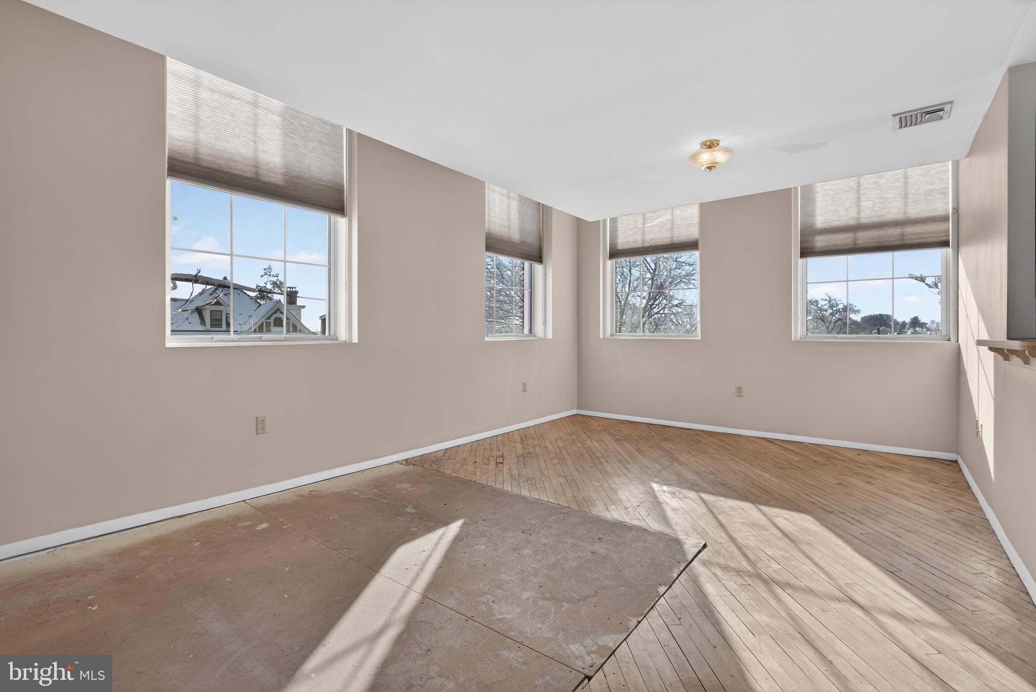 917 COLUMBIA AVENUE 232