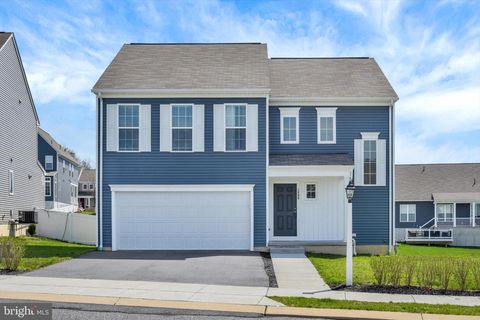 Photo of 1800 Ethan Drive, HARRISBURG, PA 17110 (MLS # PADA2058718)