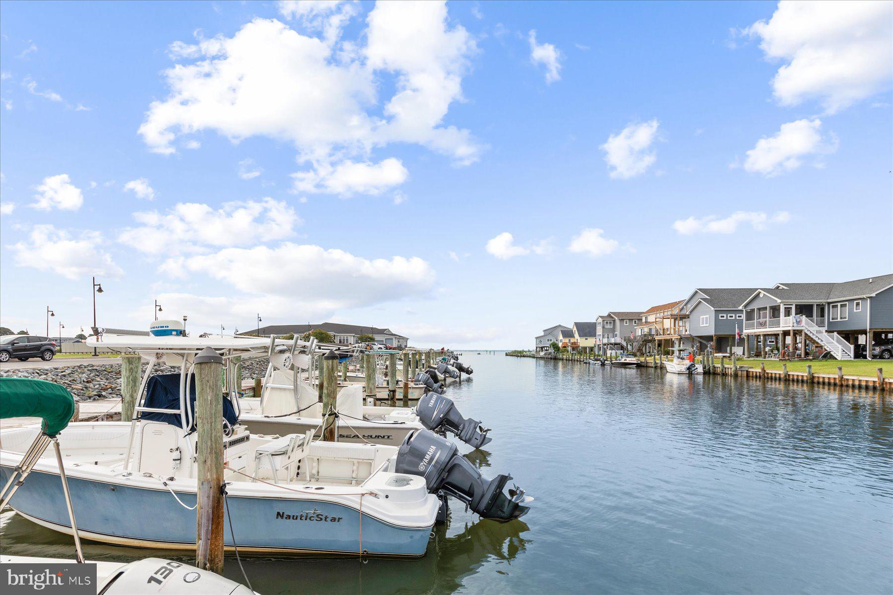 CAPTAIN'S COVE - Land