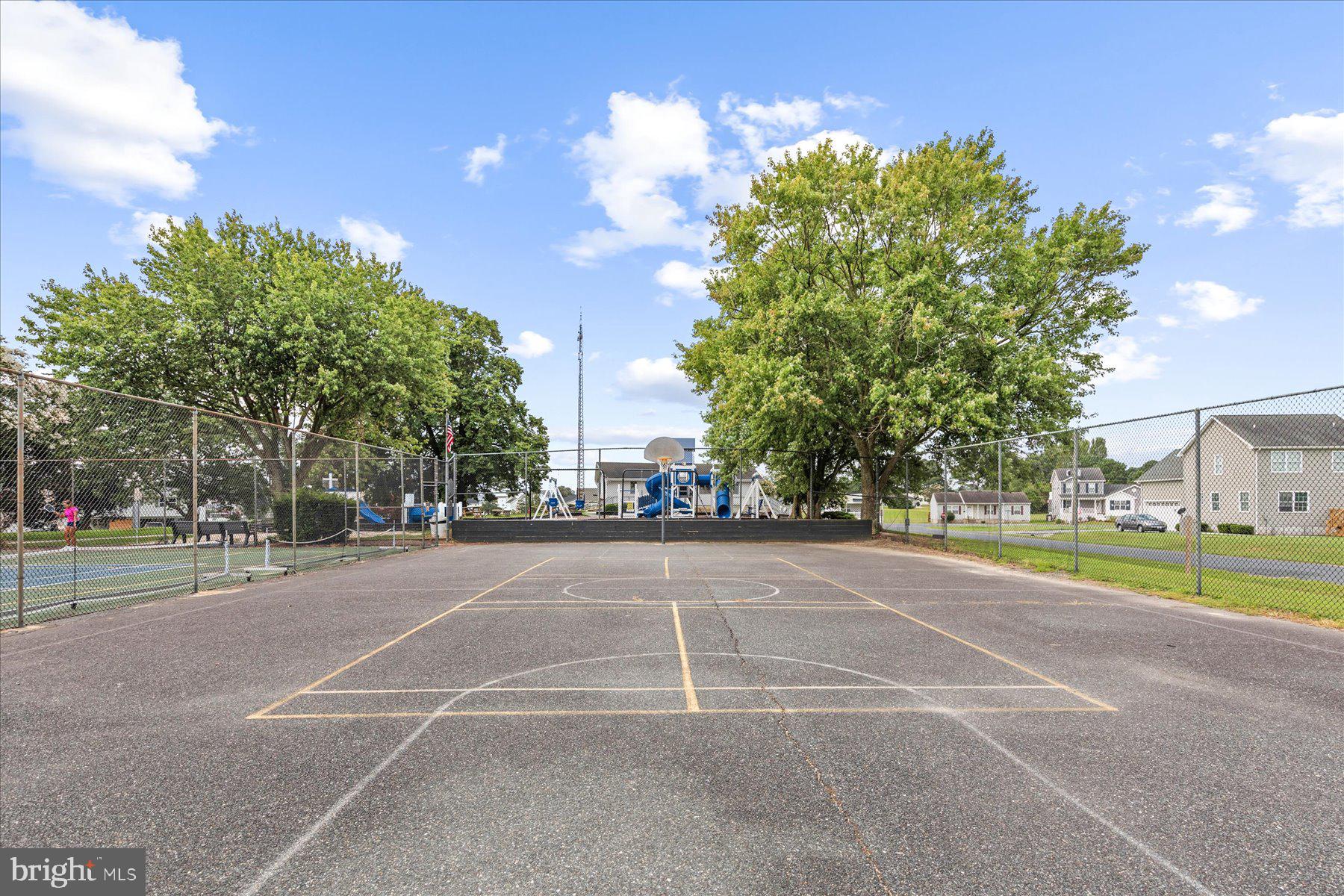 CAPTAIN'S COVE - Land