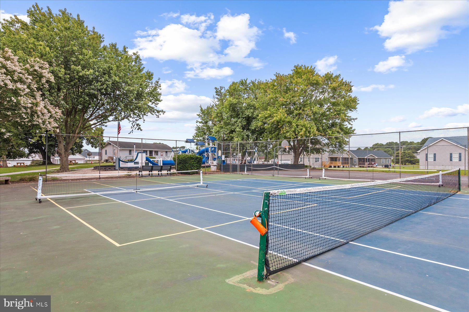 CAPTAIN'S COVE - Land